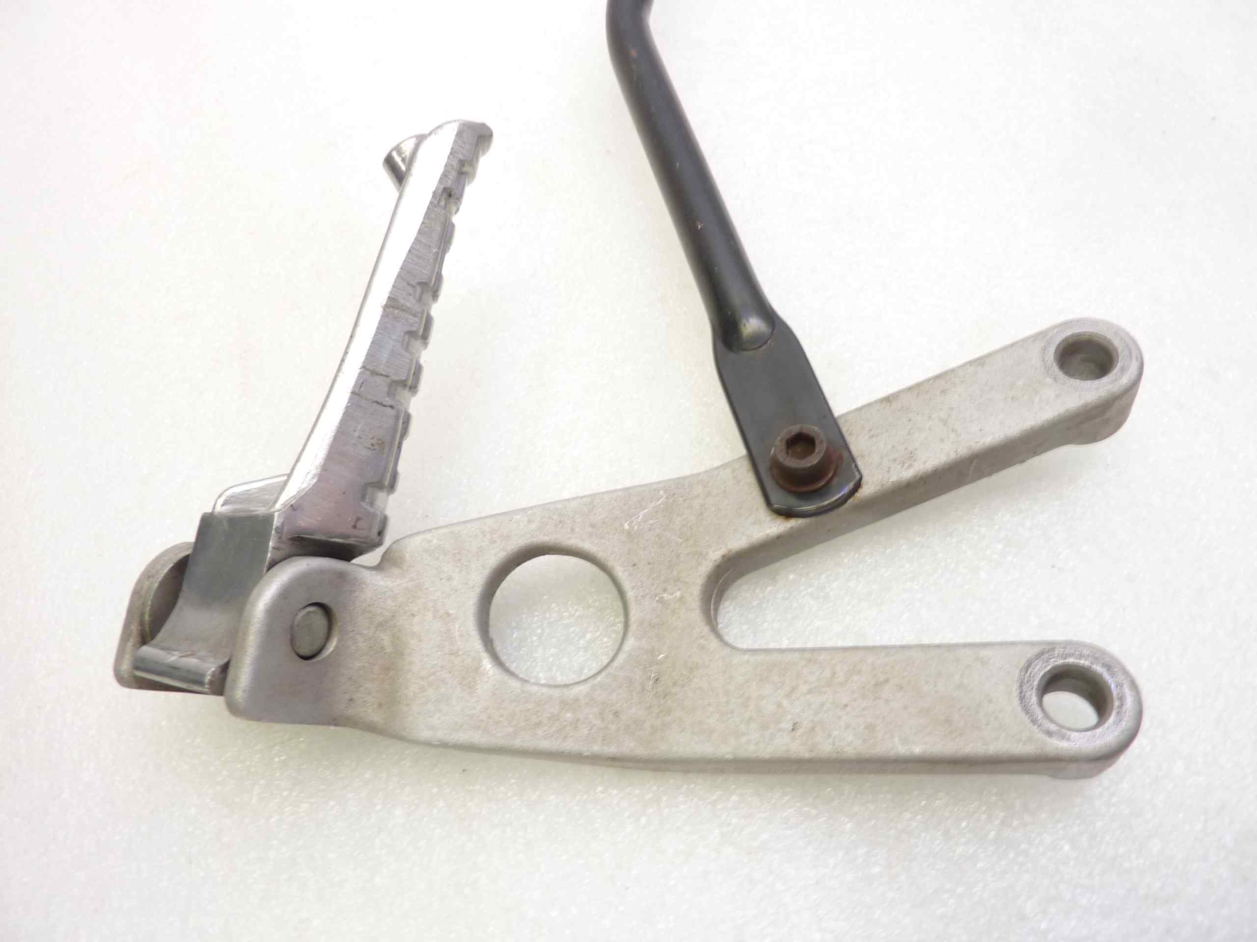 Staffe pedalini poggiapiedi Yamaha TZR 250 2MA 87 posteriori con staffe 1KT2164F00 1KT2164G00 1KT2742L00 1KT2741L00 - immagine 3
