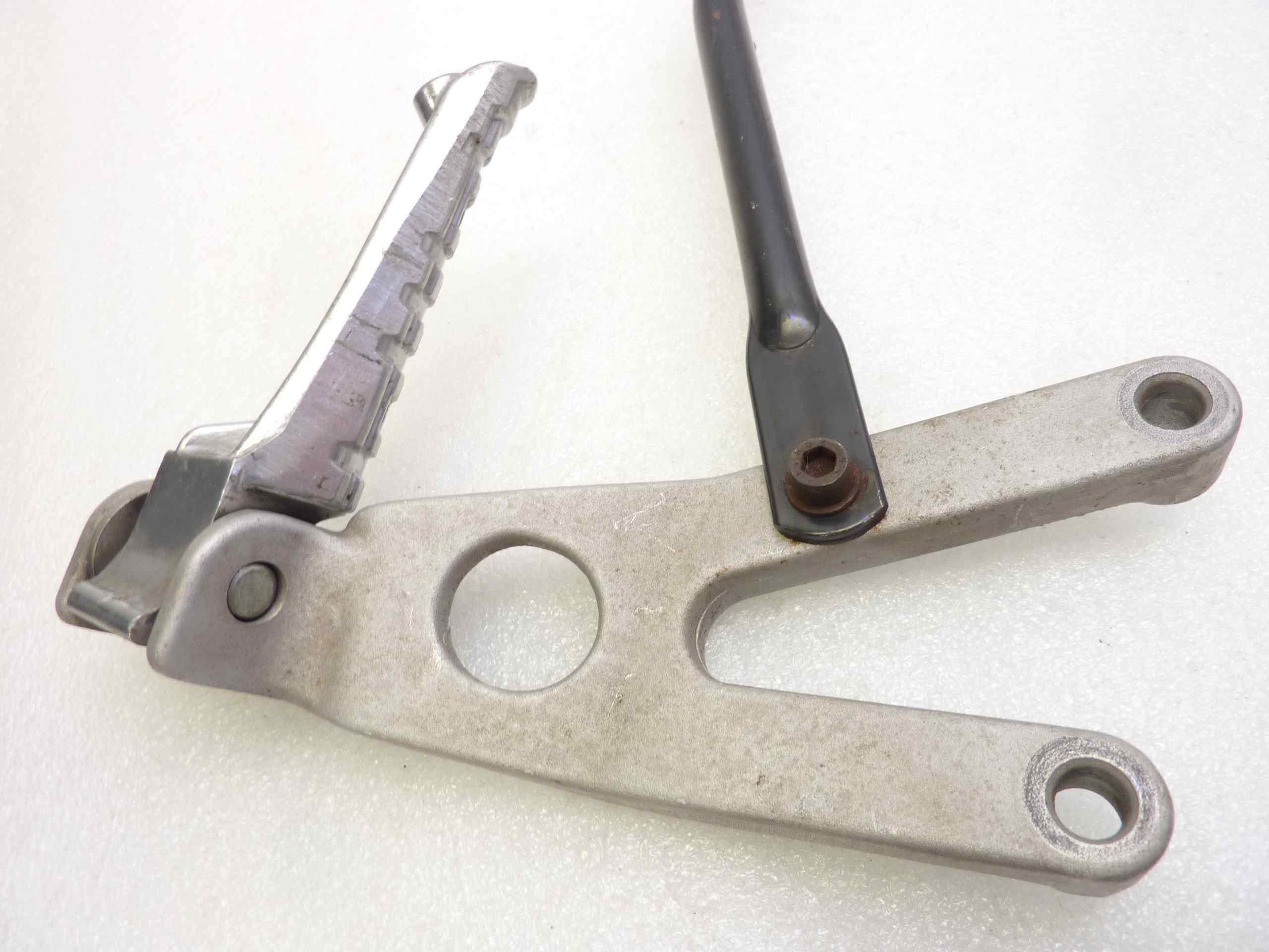 Staffe pedalini poggiapiedi Yamaha TZR 250 2MA 87 posteriori con staffe 1KT2164F00 1KT2164G00 1KT2742L00 1KT2741L00 - immagine 6