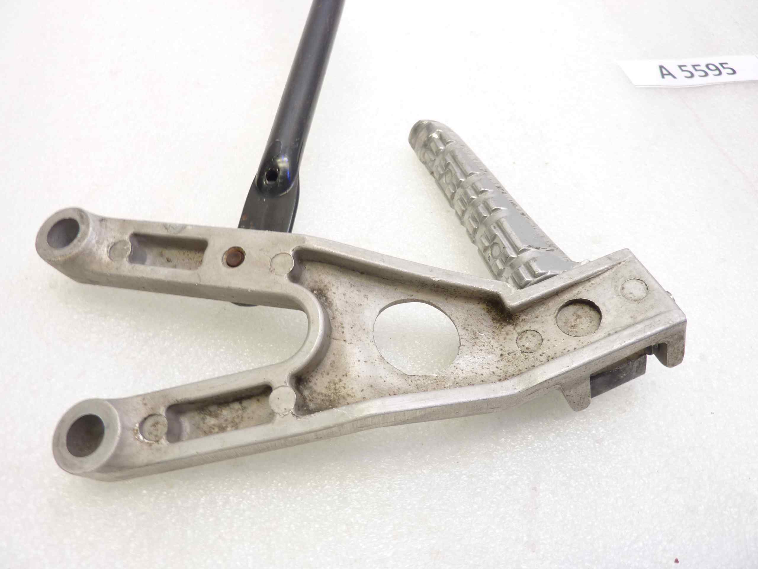Staffe pedalini poggiapiedi Yamaha TZR 250 2MA 87 posteriori con staffe 1KT2164F00 1KT2164G00 1KT2742L00 1KT2741L00 - immagine 8