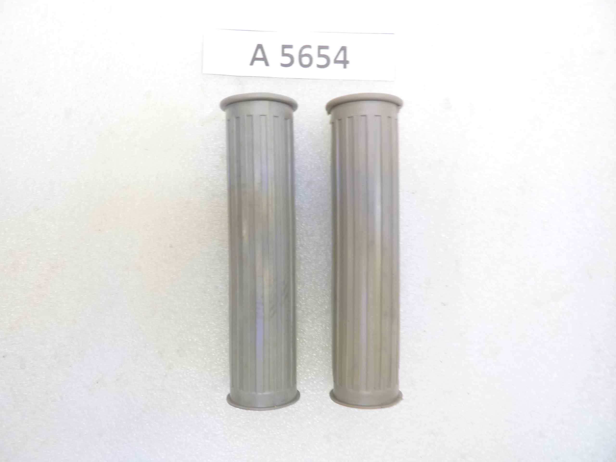 Coppia manopole Guzzi Cardellino 83 Stornello 125 cod 23521 diam 22 lungh 126 mm originali nuovo fondo di magazzino