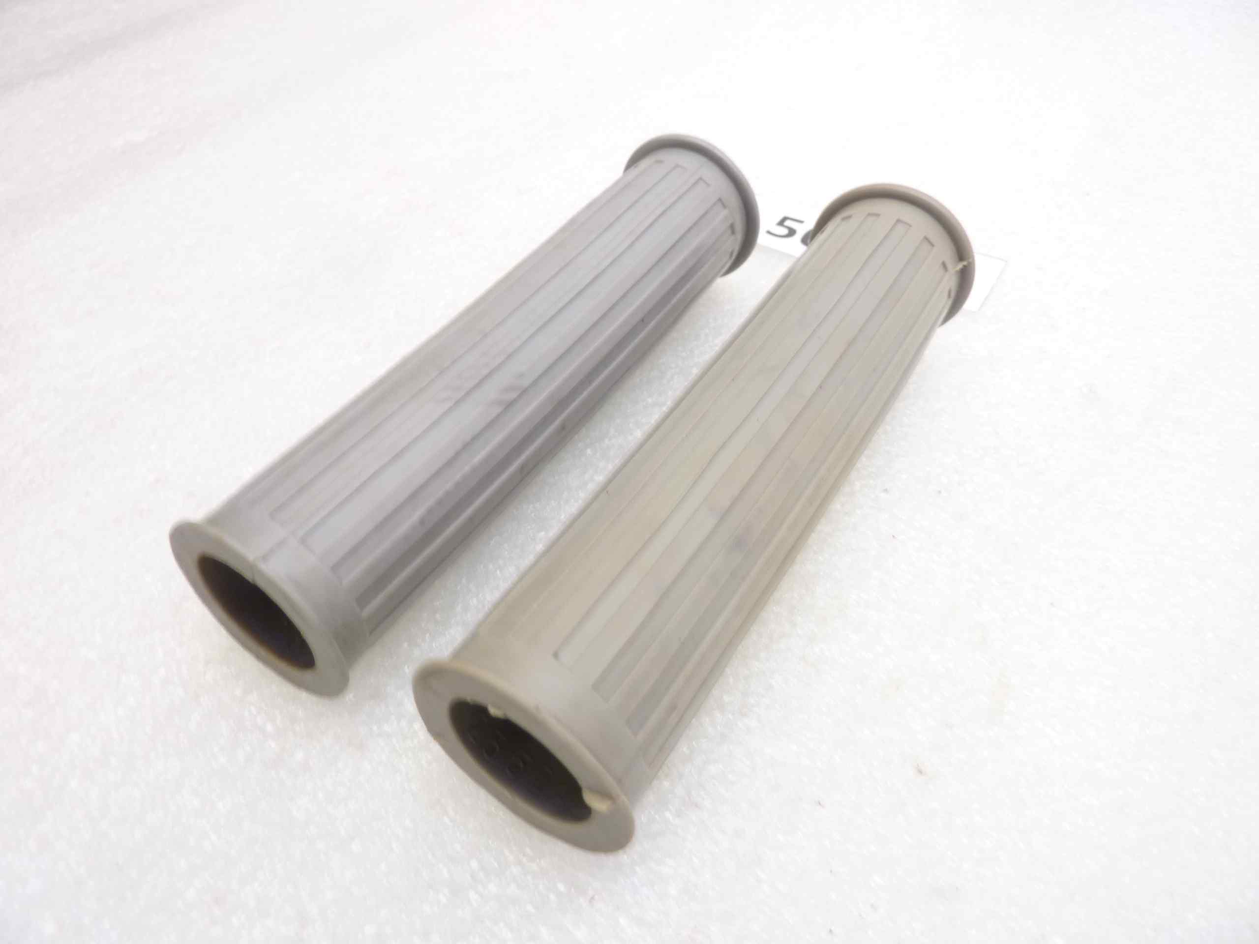 Coppia manopole Guzzi Cardellino 83 Stornello 125 cod 23521 diam 22 lungh 126 mm originali nuovo fondo di magazzino - immagine 2