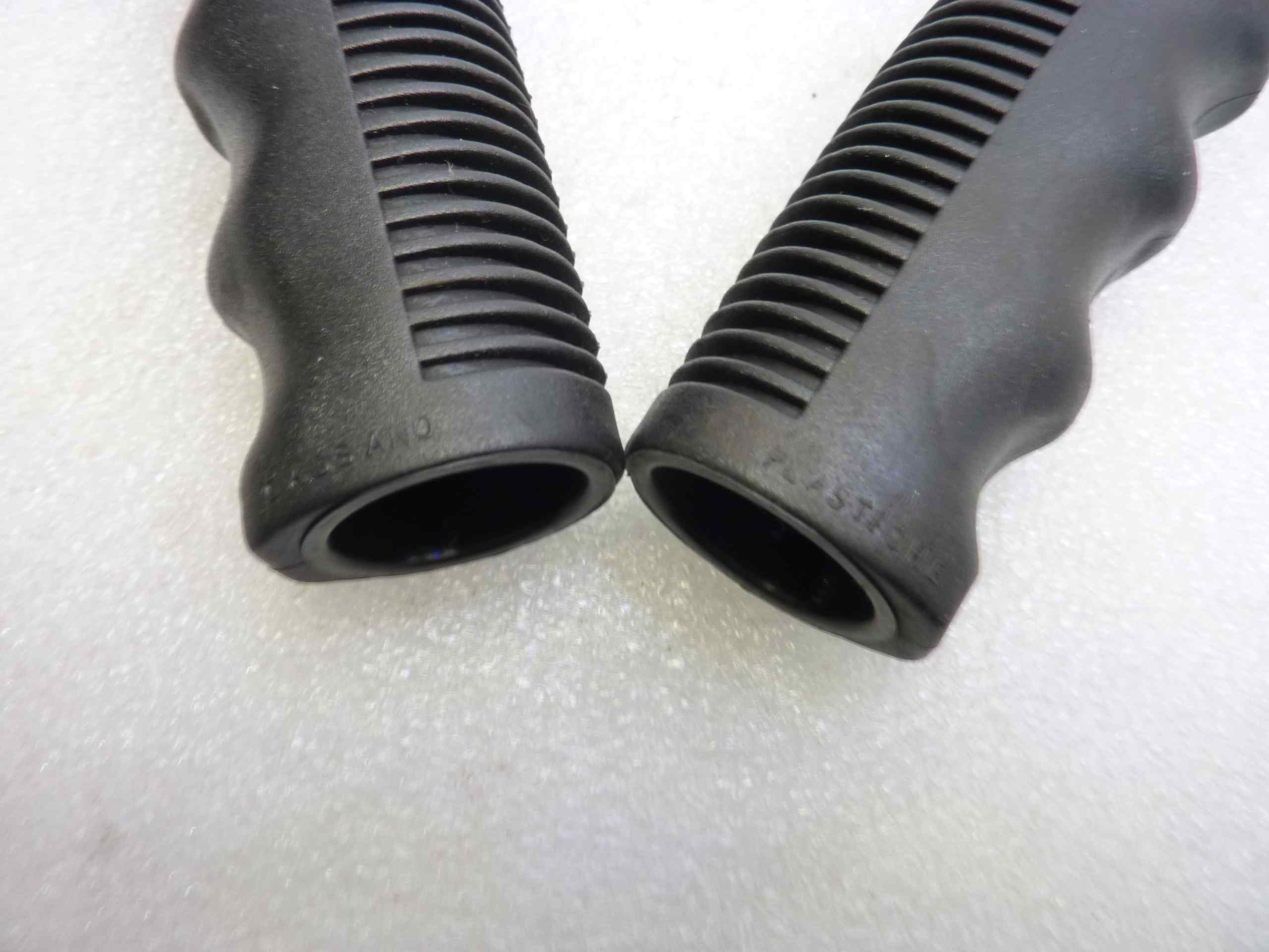 Coppia manopole bicicletta epoca plastiche Cassano diam 22 lungh 170 mm nuovo fondo di magazzino - immagine 3