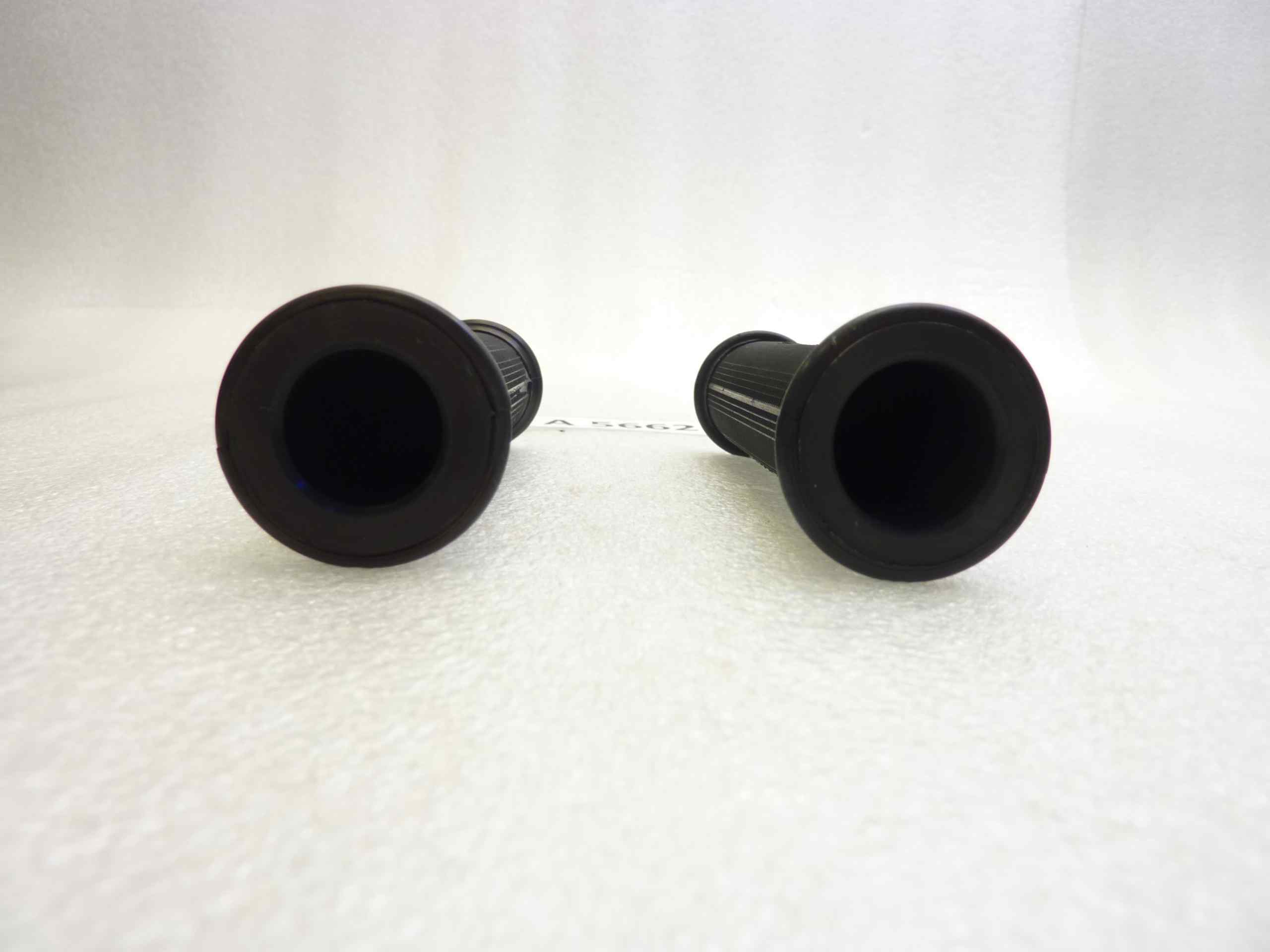 Coppia manopole Mondial diam 24 mm 22 mm lungh 118 mm nuovo fondo di magazzino - immagine 2