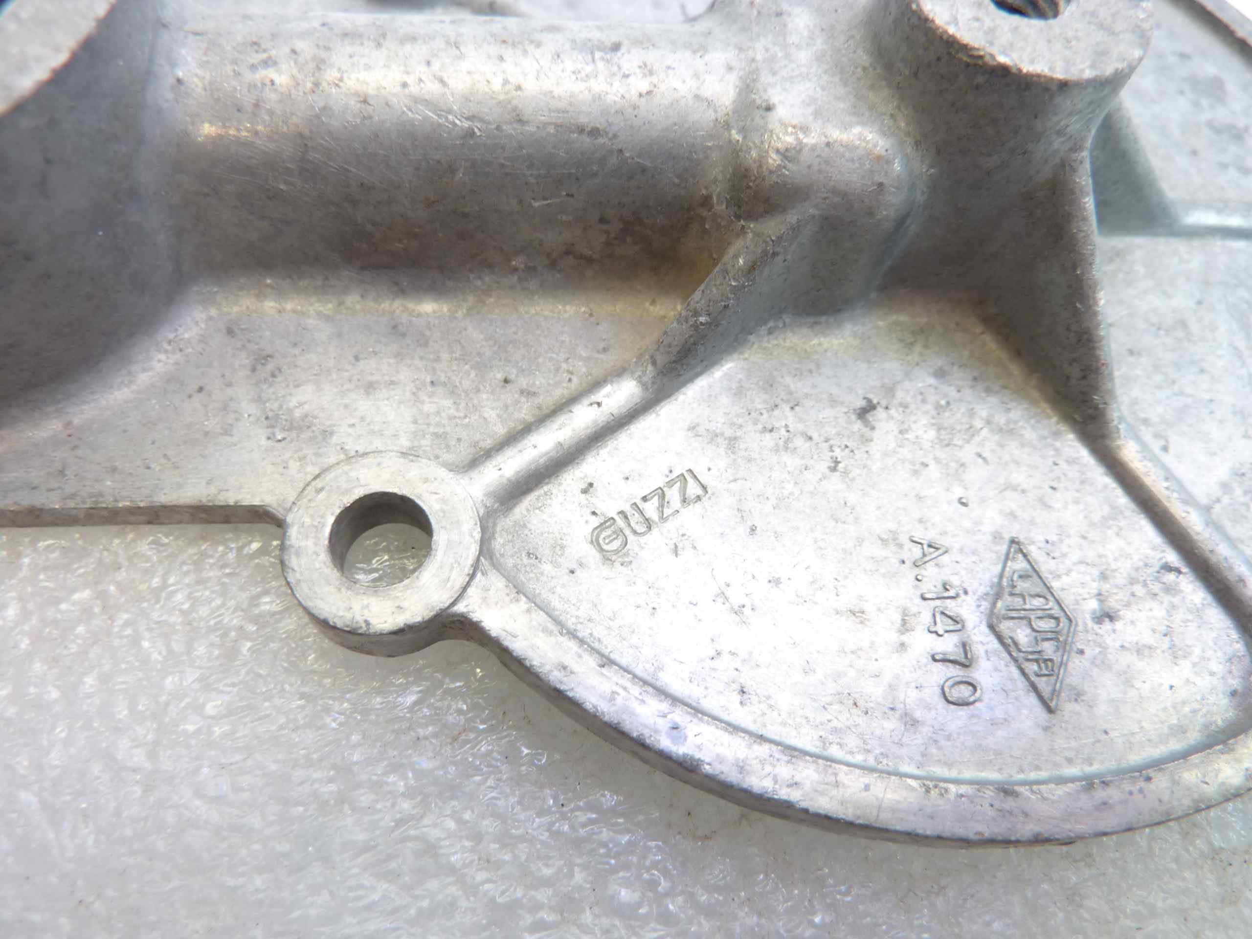 Coperchio portafiltro olio Guzzi Lodola 235 cod 32144100 nuovo fondo di magazzino - immagine 4