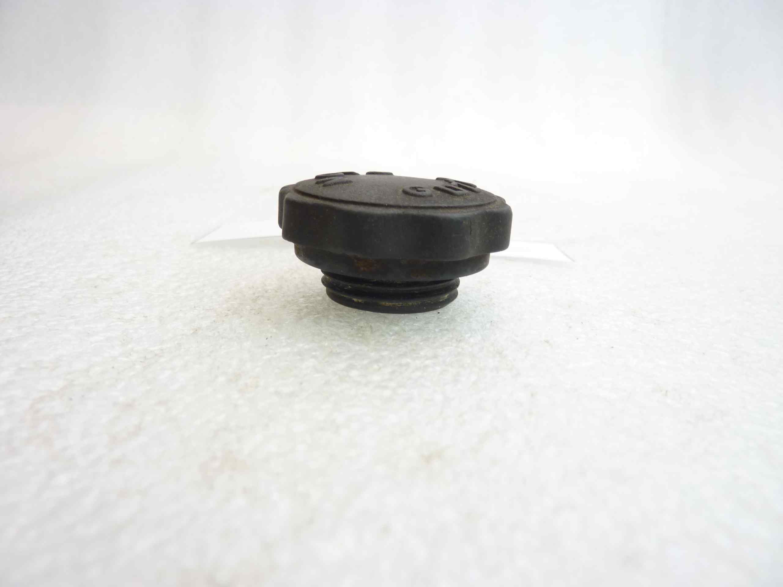 Tappo olio Guzzi diam est 37 mm diam filetto 23 mm - immagine 4
