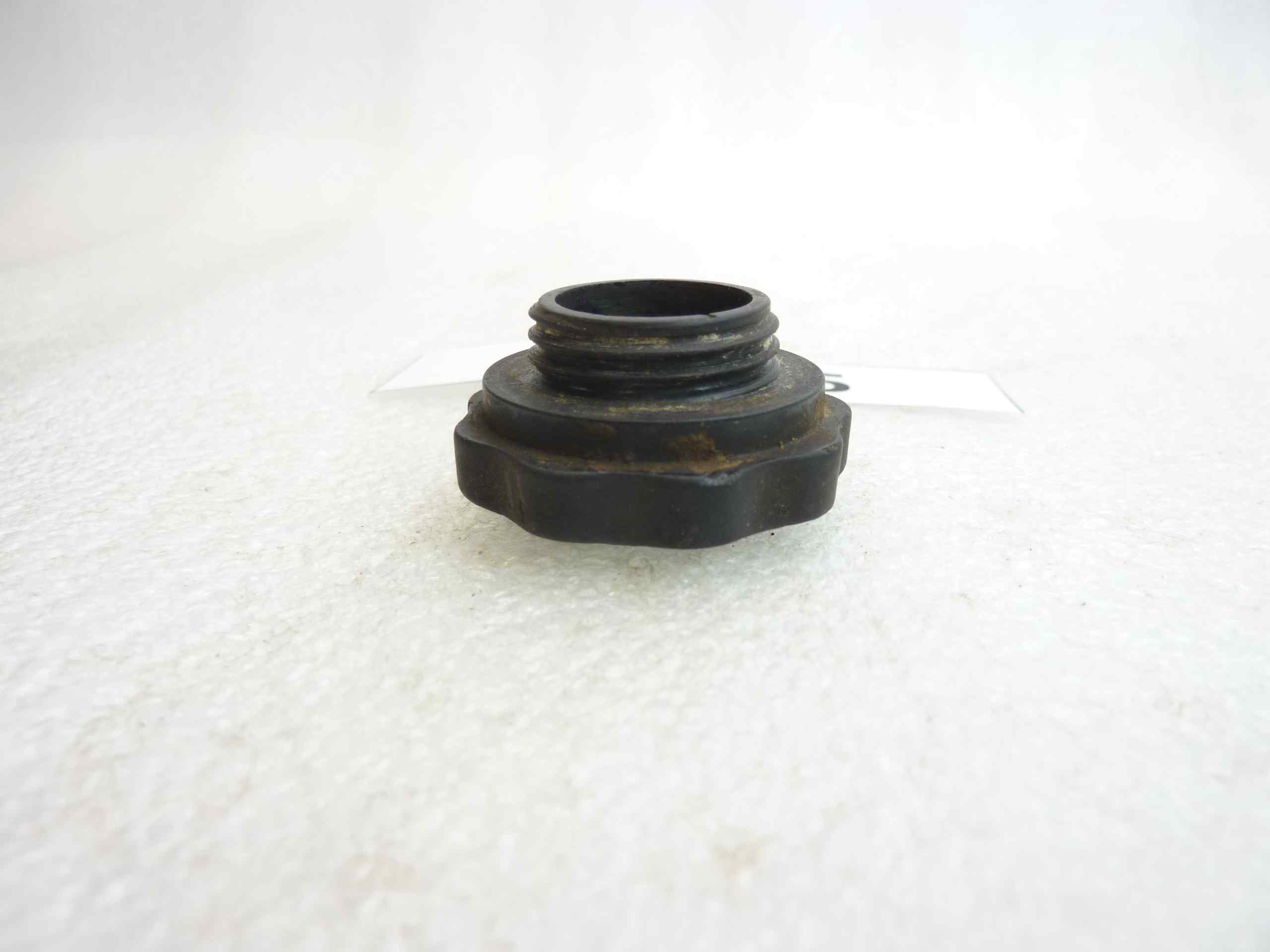 Tappo olio Guzzi diam est 37 mm diam filetto 23 mm - immagine 5