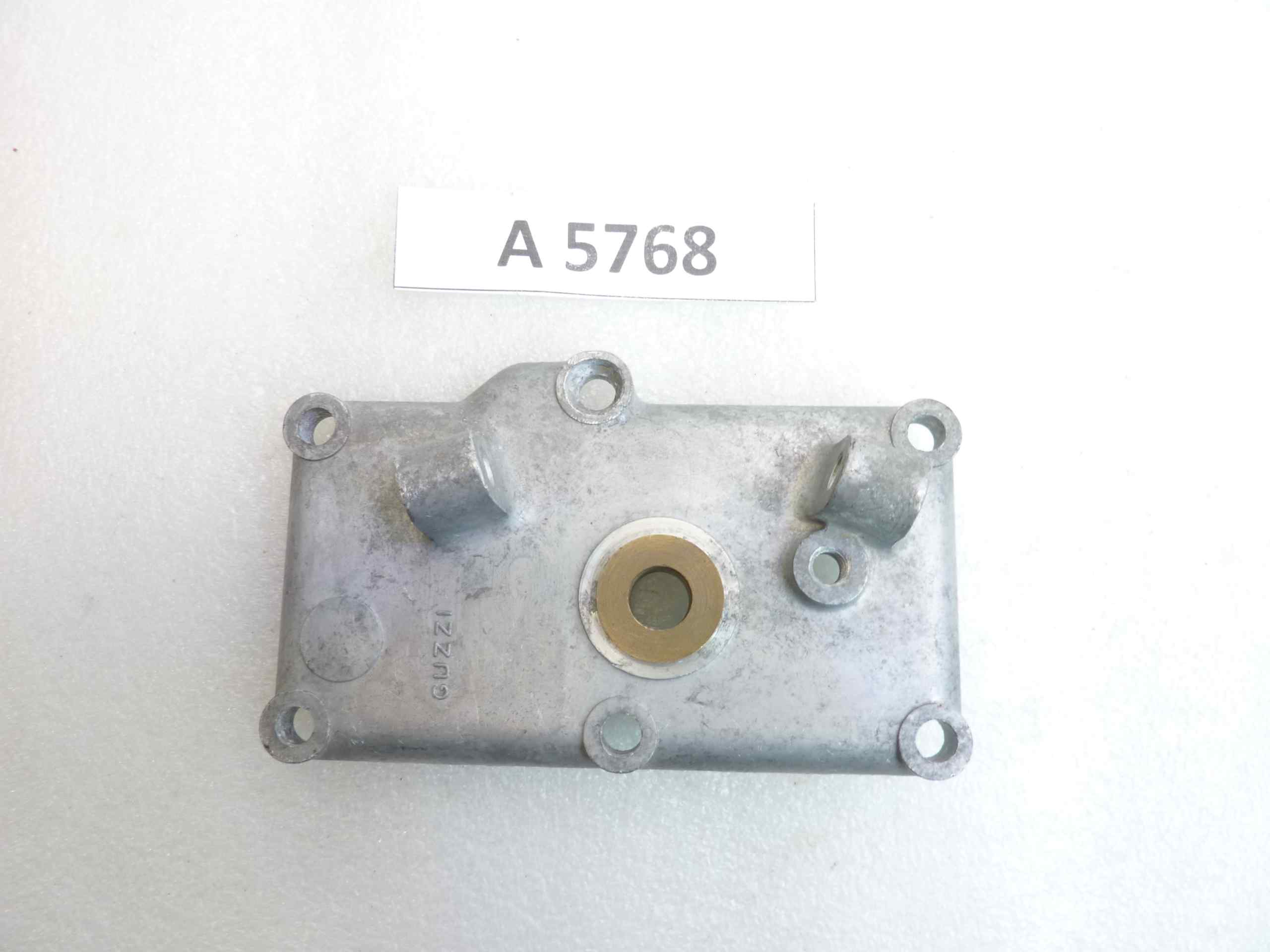 Coperchio posteriore basamento motre Guzzi Zigolo 110 cod 24032 24252200 nuovo fondo di magazzino