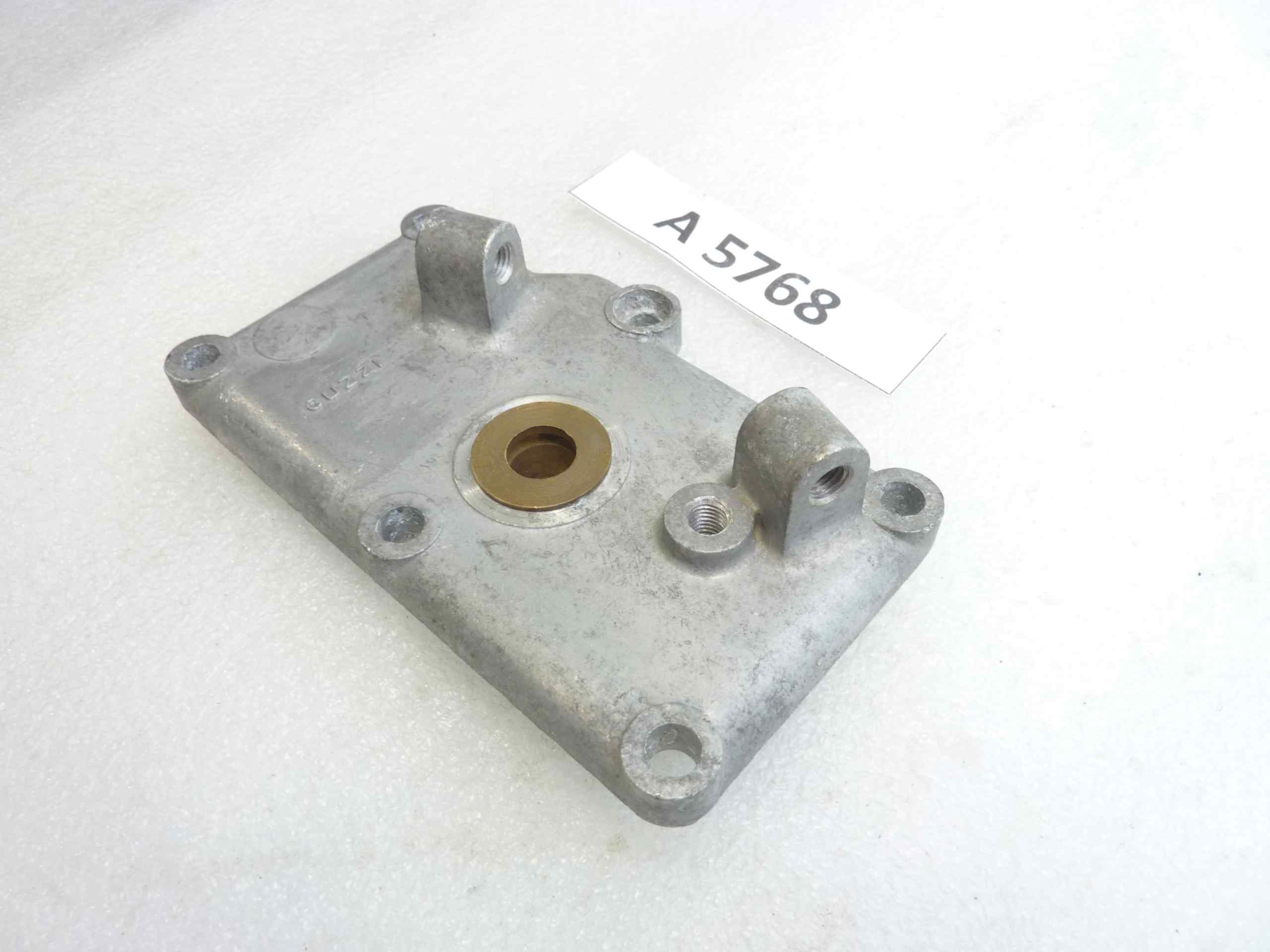 Coperchio posteriore basamento motre Guzzi Zigolo 110 cod 24032 24252200 nuovo fondo di magazzino - immagine 3