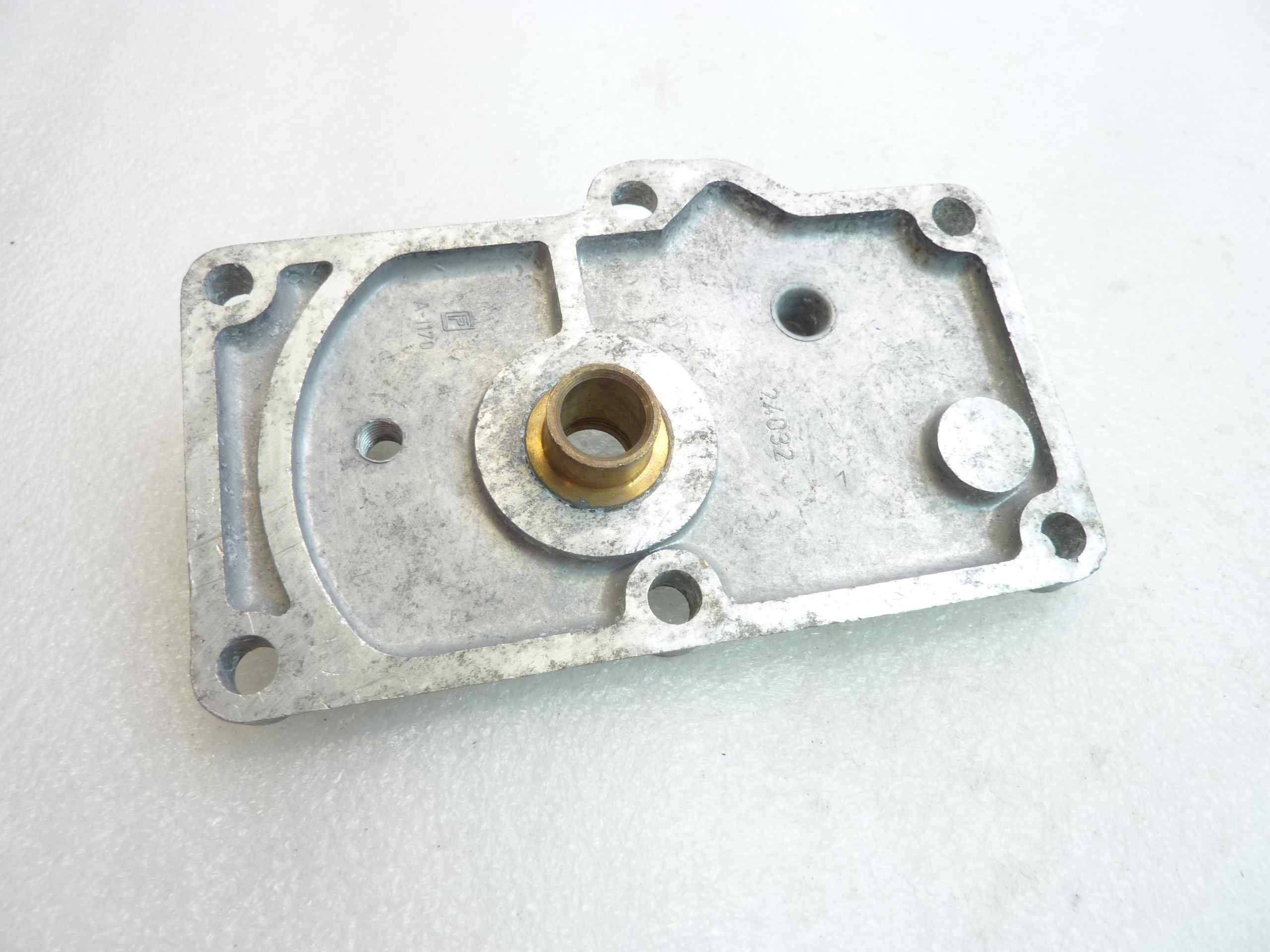 Coperchio posteriore basamento motre Guzzi Zigolo 110 cod 24032 24252200 nuovo fondo di magazzino - immagine 7