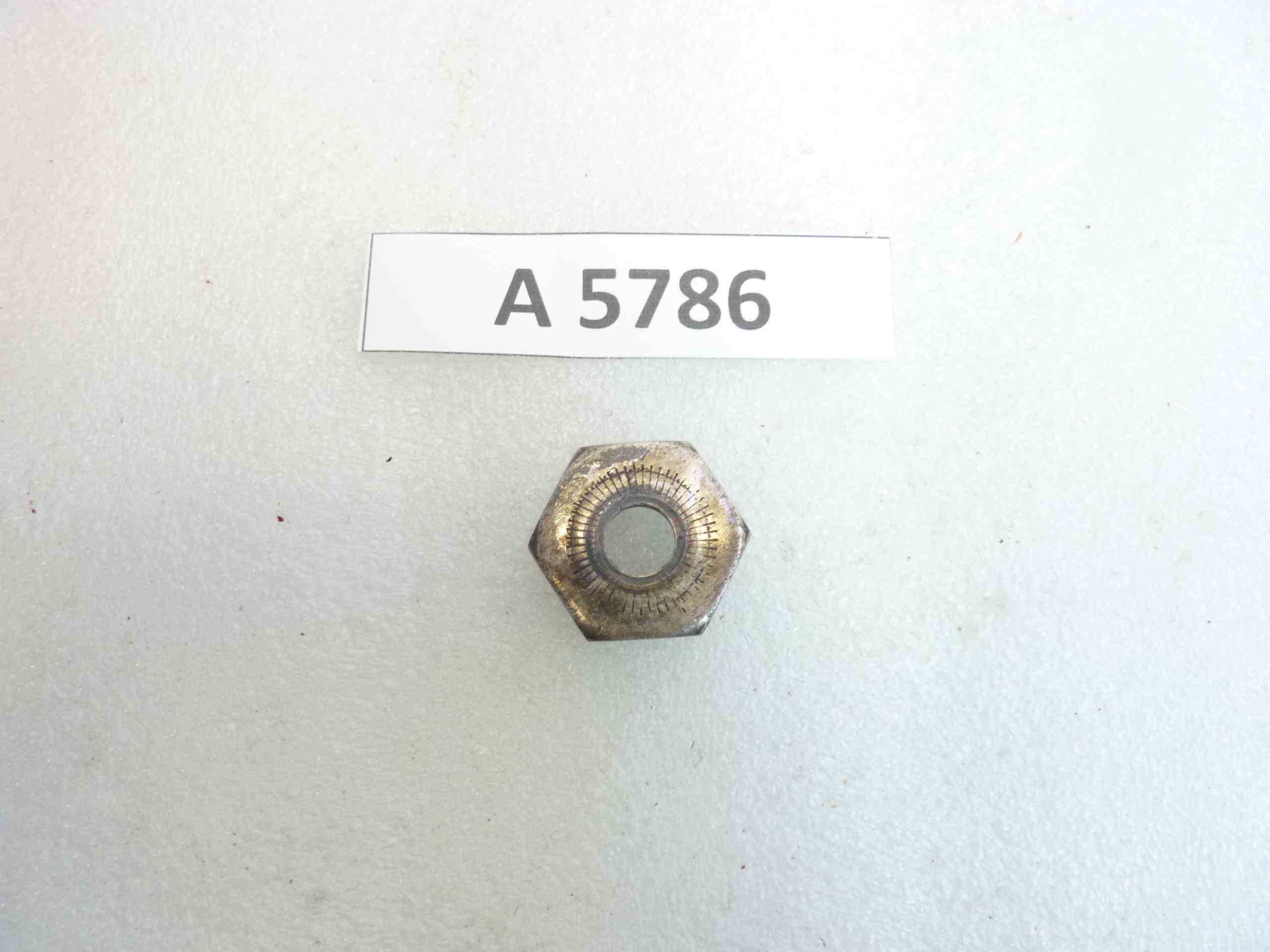 Dado serraggio sterzo Guzzi S V GTV dim 29 mm alla chiave