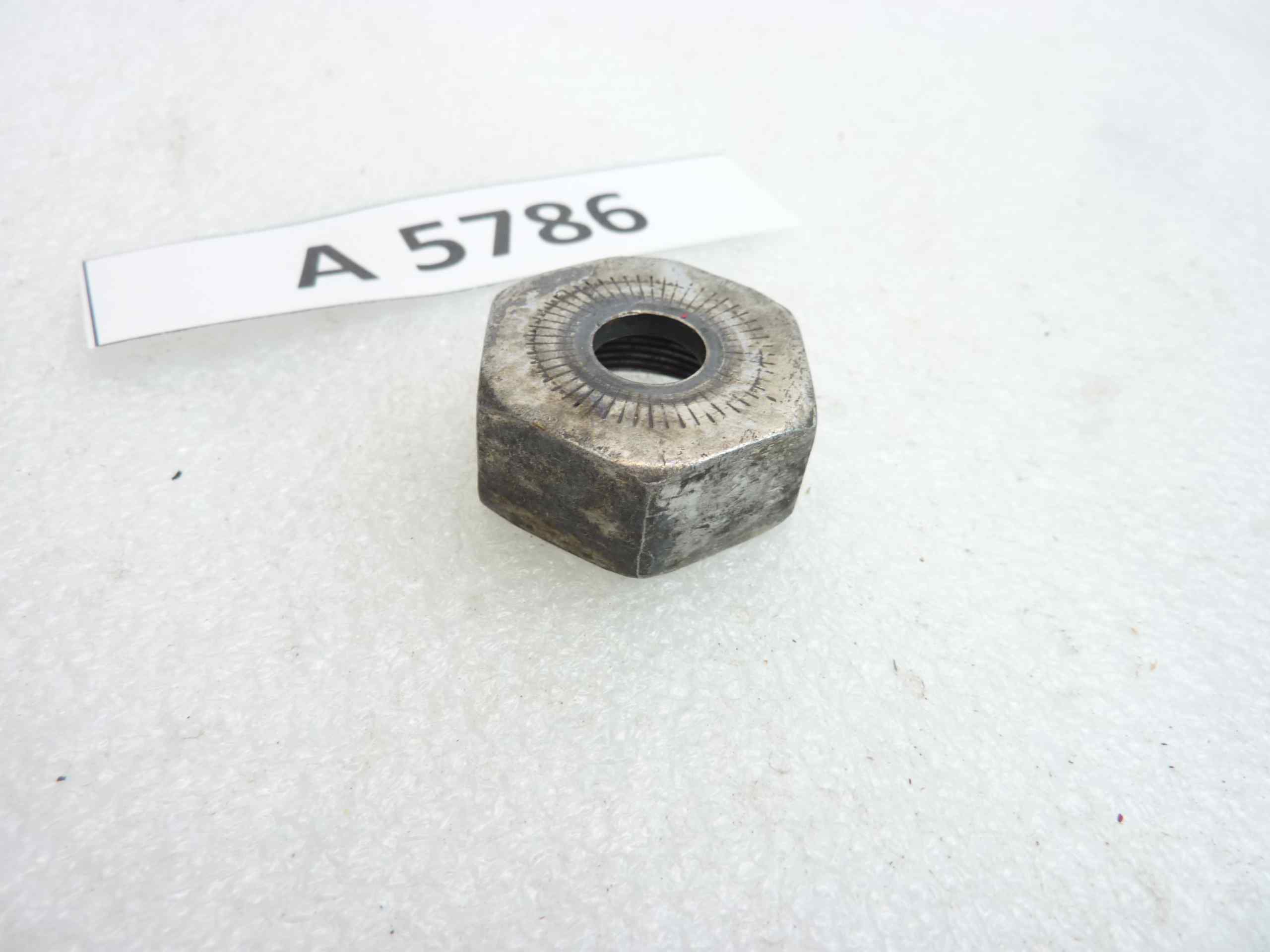 Dado serraggio sterzo Guzzi S V GTV dim 29 mm alla chiave - immagine 2
