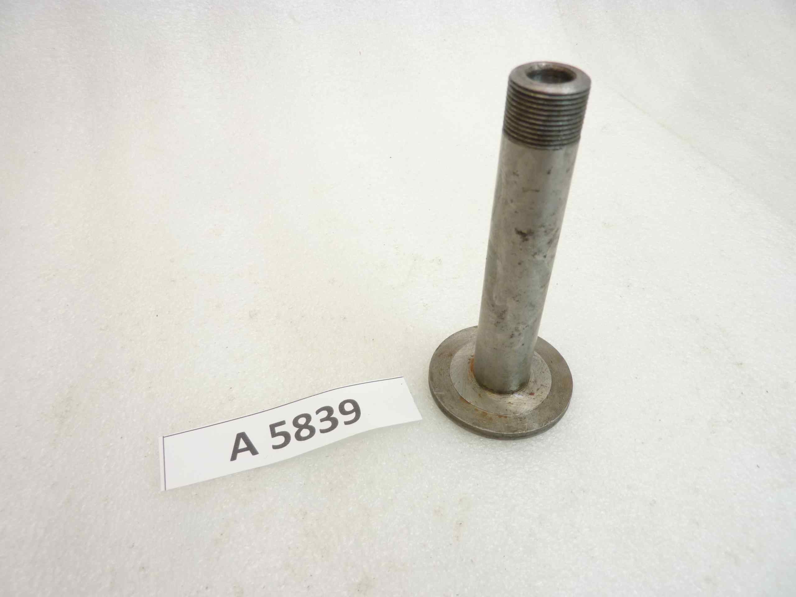 Perno forato per ruota posteriore Gilera 500 cod M3708 nuovo fondo di magazzino
