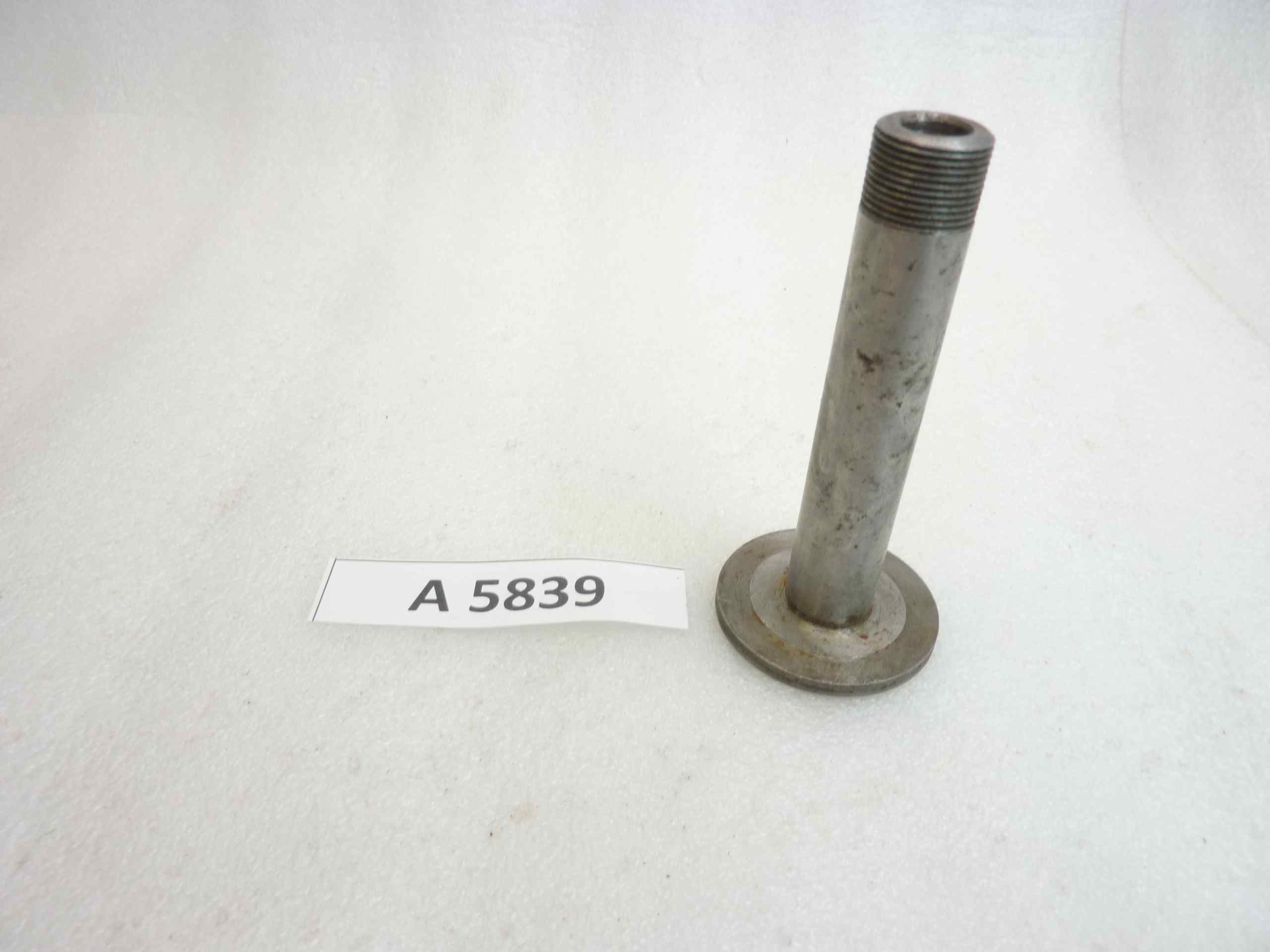Perno forato per ruota posteriore Gilera 500 cod M3708 nuovo fondo di magazzino - immagine 2