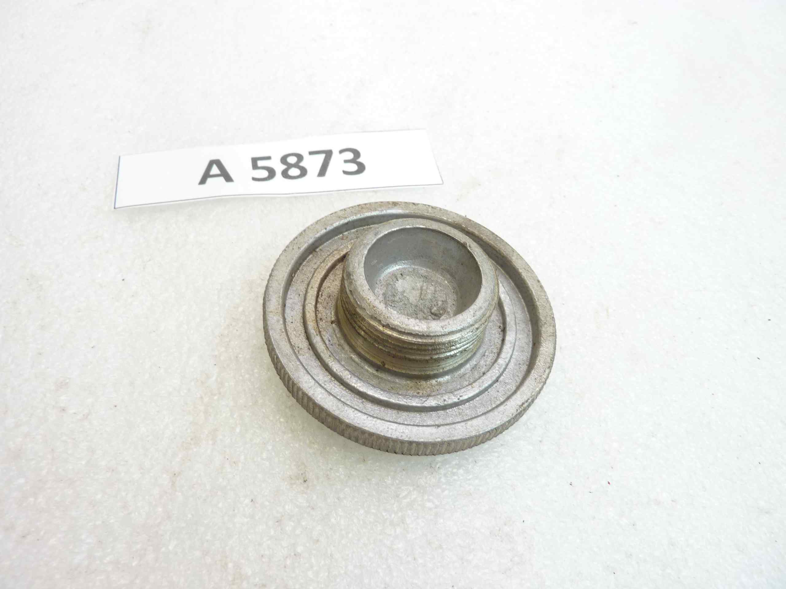 Tappo benzina moto epoca diam 64 mm diam filetto 32 mm nuovo fondo di magazzino - immagine 3
