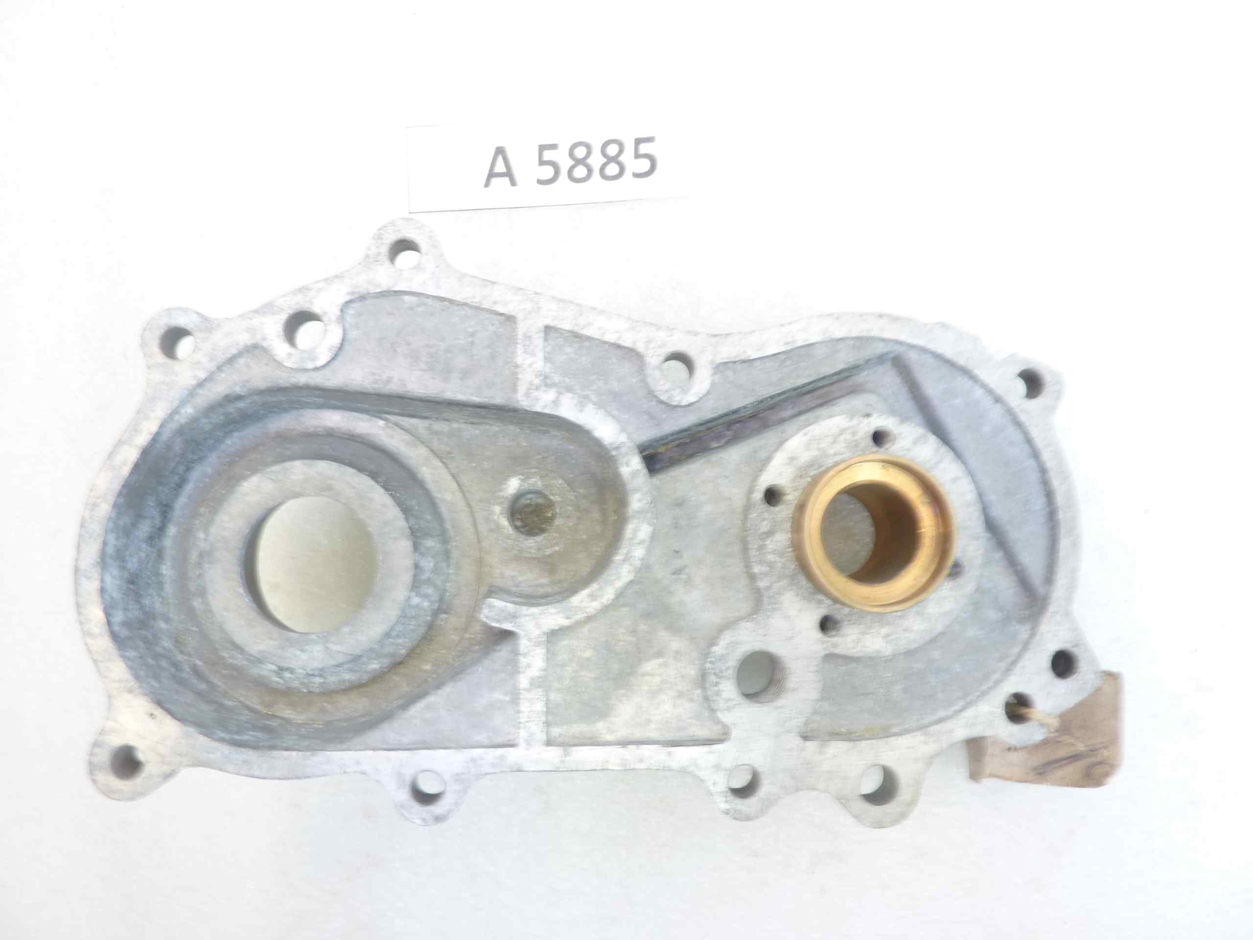 Coperchio carter Guzzi Lodola 235 motore lato distribuzione cod 32001300 NUOVO fondo di magazzino - immagine 5