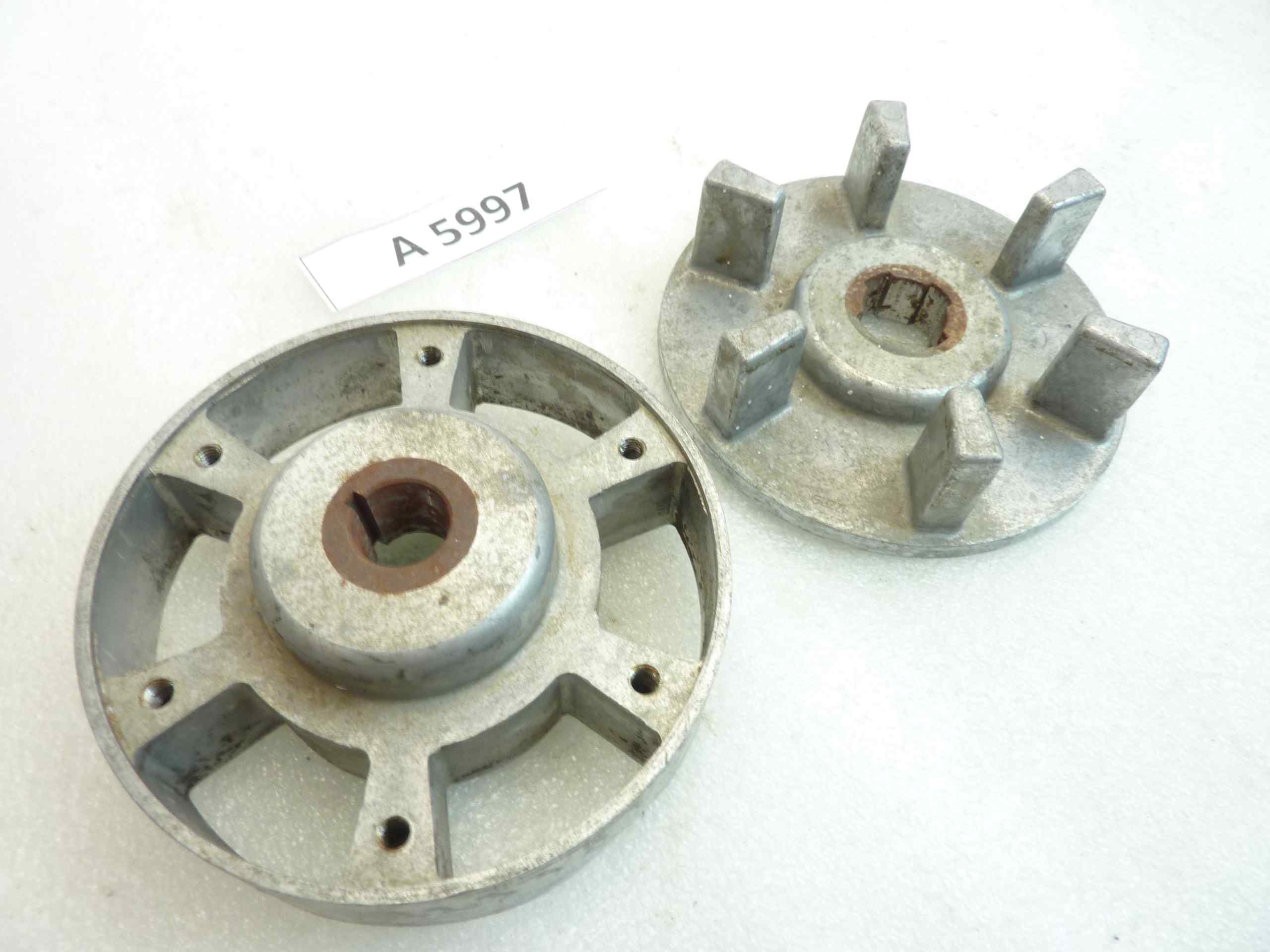 Corpo parastrappi Moto Guzzi cod 22338300 NUOVO fondo di magazzino - immagine 2