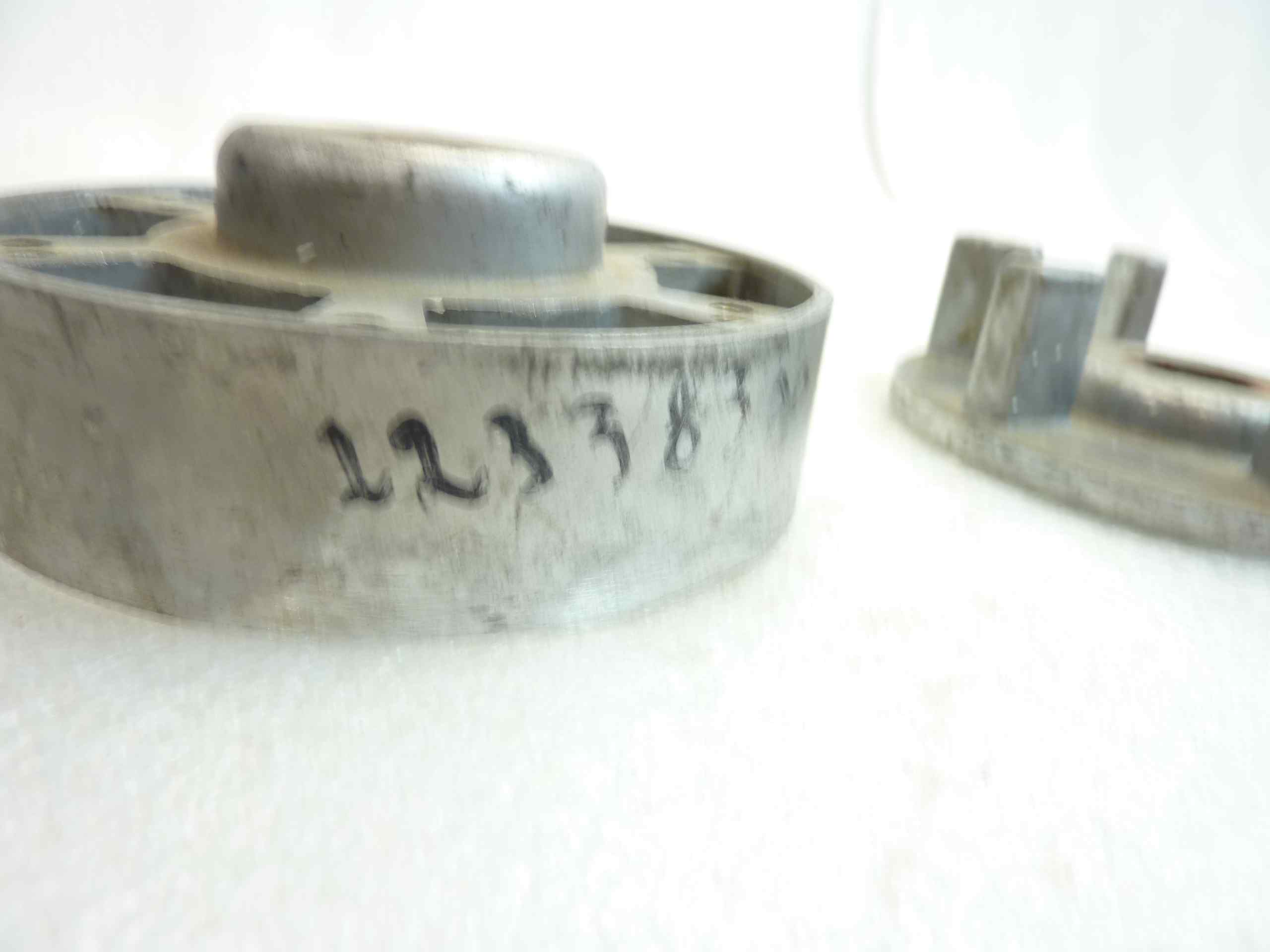 Corpo parastrappi Moto Guzzi cod 22338300 NUOVO fondo di magazzino - immagine 4