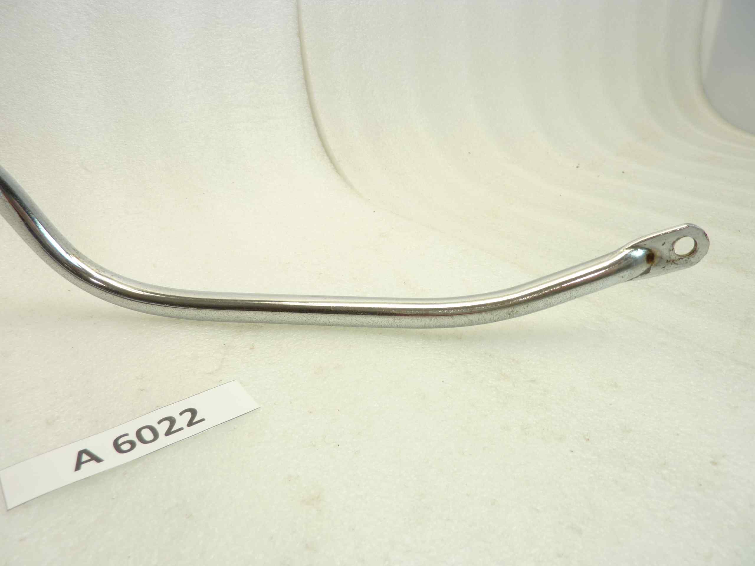 Staffa parafango Guzzi V7 Special 850 GT California cod 12435700 anteriore da raddrizzare - vedi foto - immagine 4