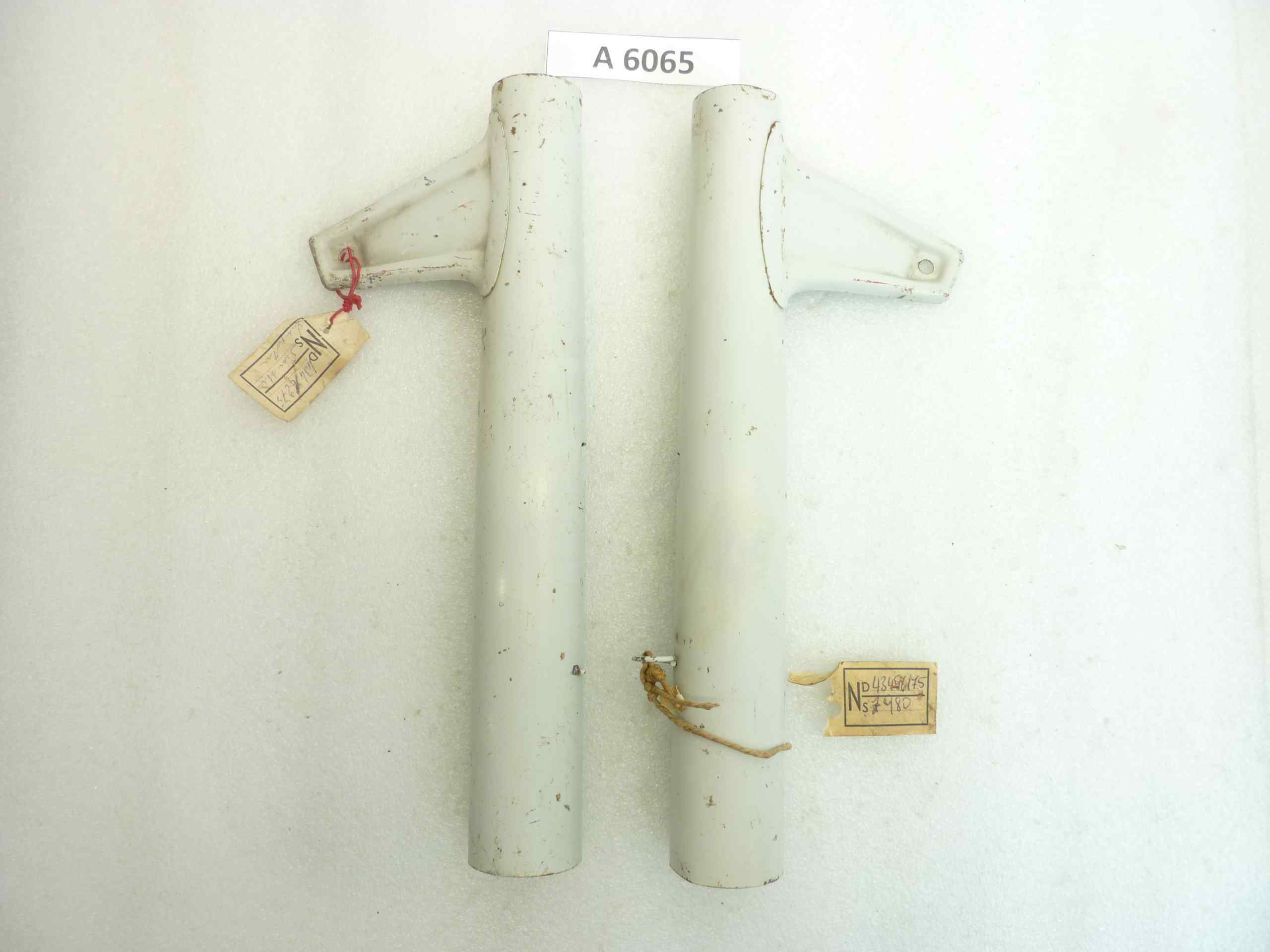 Staffe faro Guzzi Dingo Cross 1966 foderi forcella NUOVO fondo di magazzino