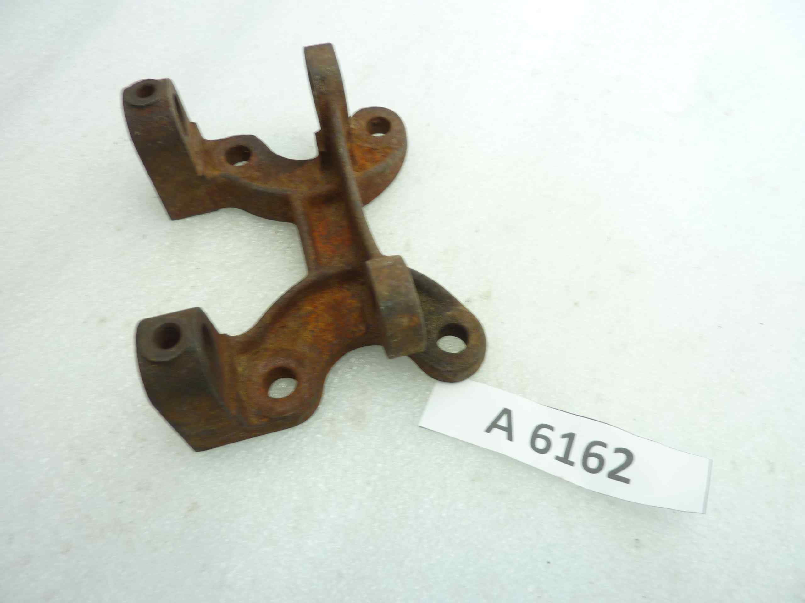 Supporto bilancieri Guzzi V7 850 GT cod 12034800 NUOVO fondo di magazzino vedi foto leggi descrizione - immagine 3