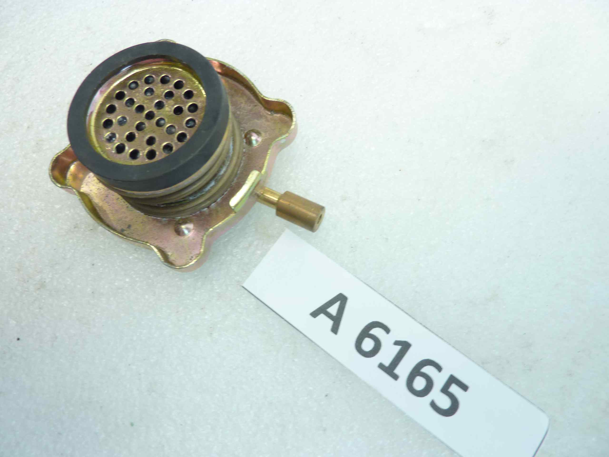 Tappo radiatore acqua raffreddamento auto epoca con sfiato NUOVO fondo di magazzino vedi foto leggi descrizione - immagine 4