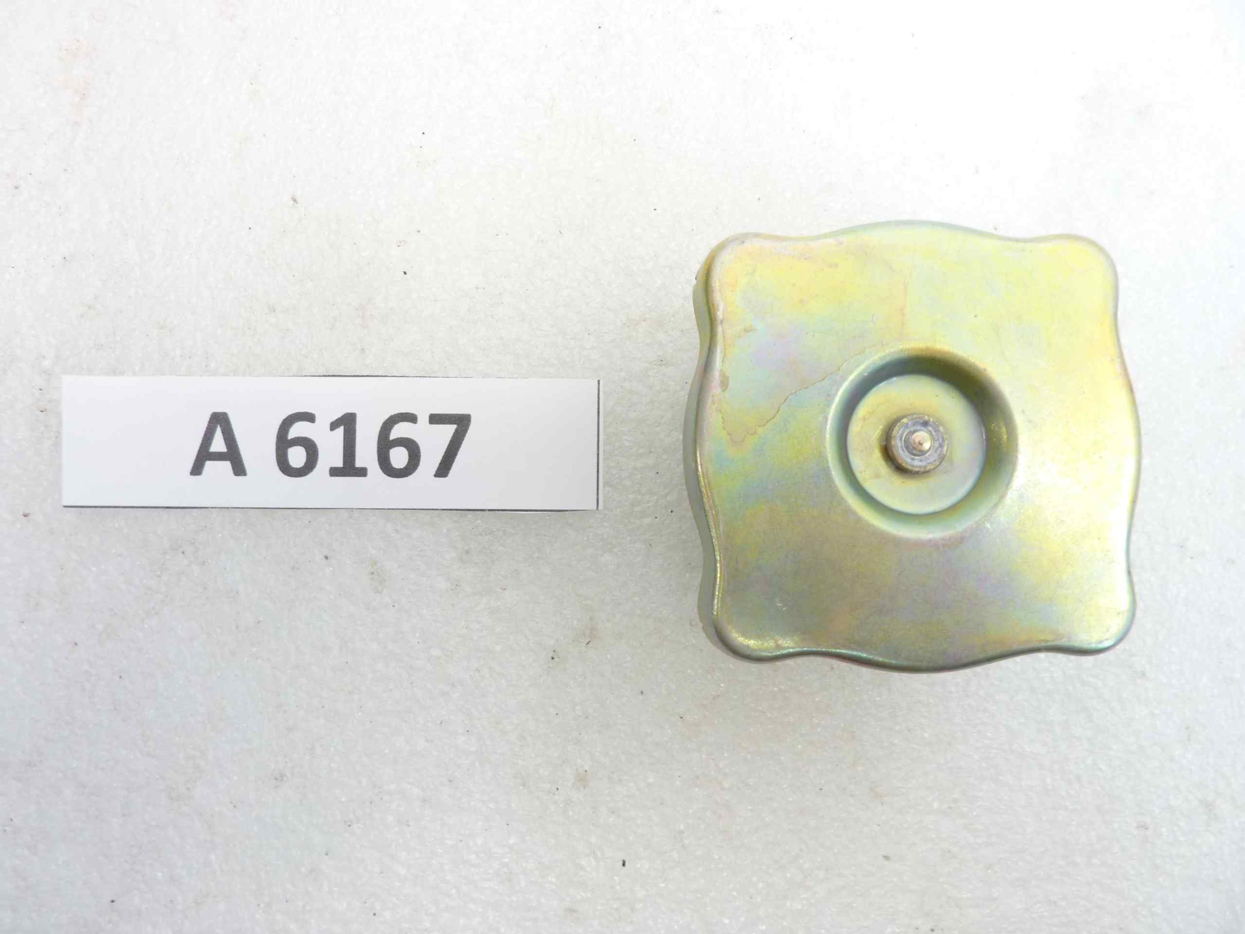 Tappo radiatore acqua raffreddamento auto epoca NUOVO fondo di magazzino vedi foto leggi descrizione
