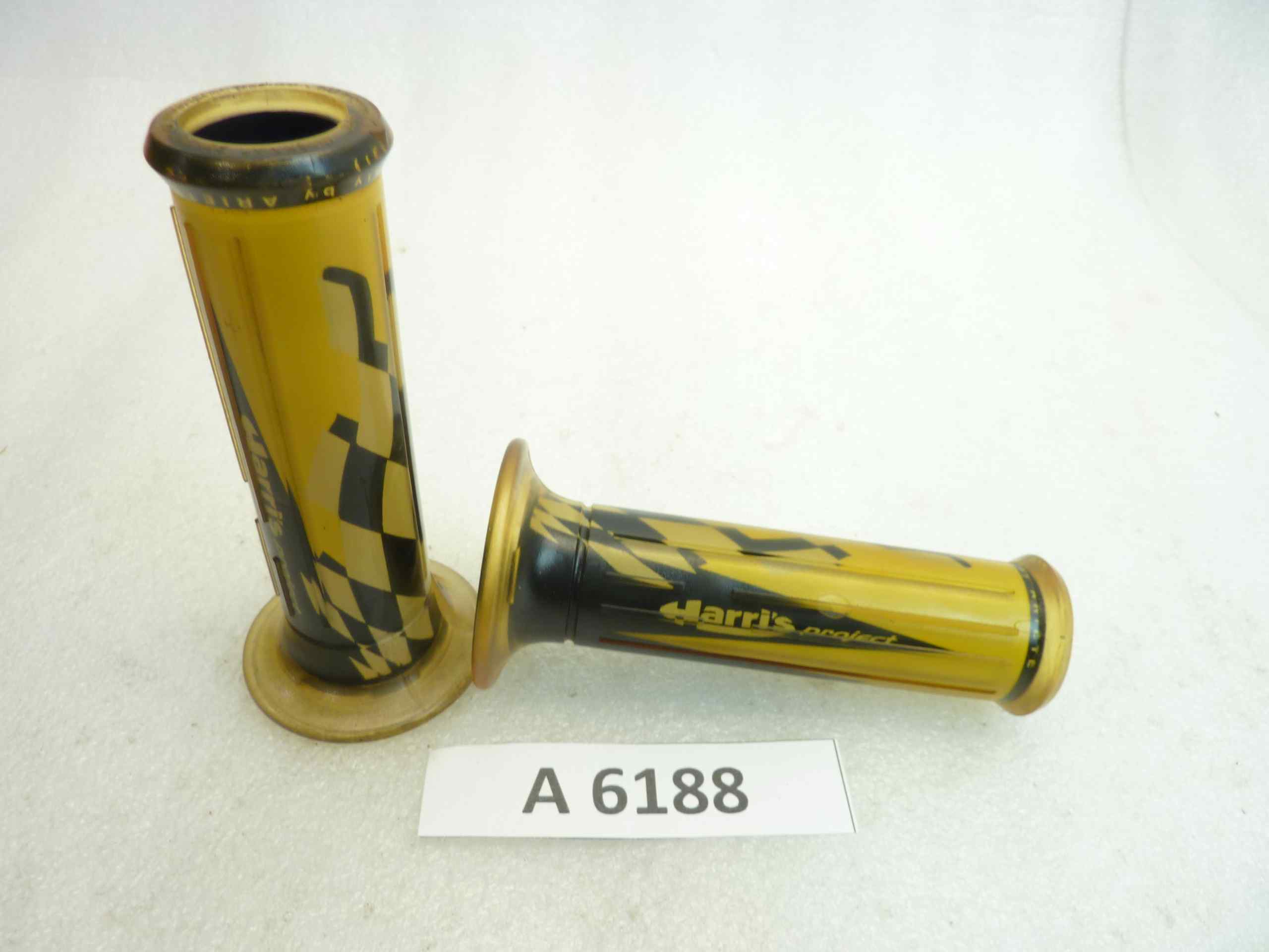 Coppia manopole Harri's racing cod 01687 NUOVO fondo di magazzino vedi foto leggi descrizione