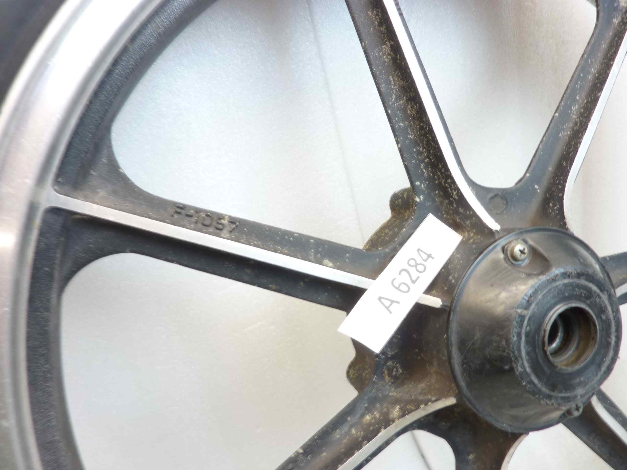 Ruota cerchio Kawasaki Z 440 450 anteriore 90 90H 19 F1057 19 x MT 1,85 - immagine 2