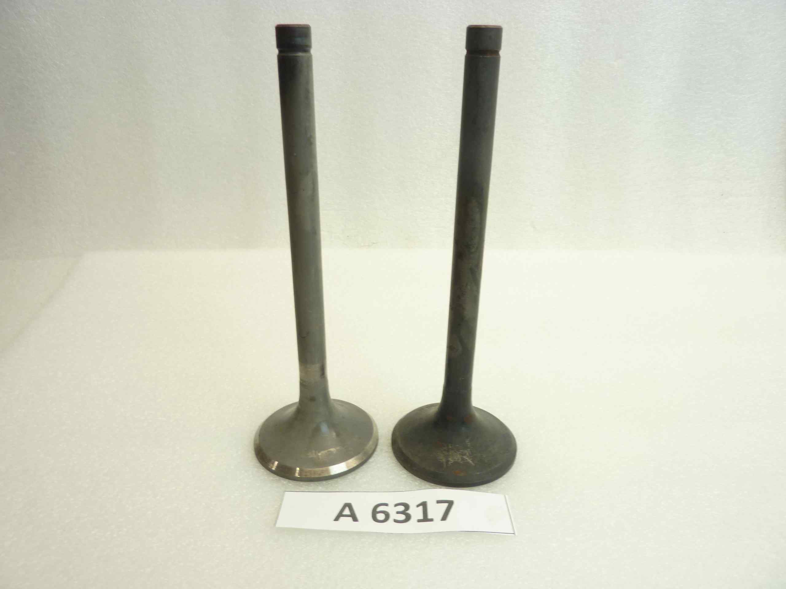 Coppia valvole testa diam 55 mm - stelo diam 12 mm- lungh. Tot. 169 mm aspirazione o scarico nuovo fondo di magazzino