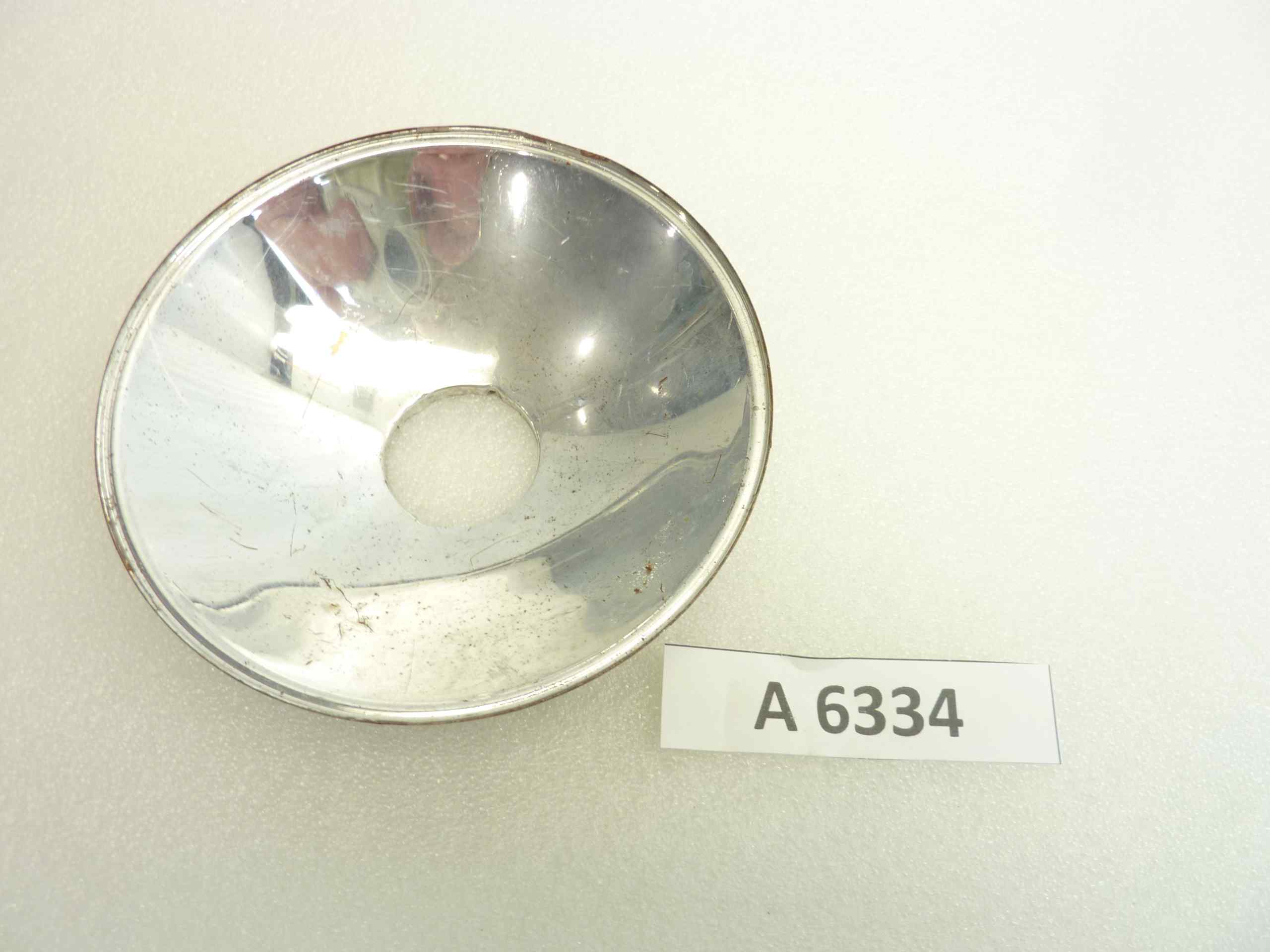 Parabola faro Carello cod 01180010 diam sede vetro 135 mm - diam foro 36 mm moto auto epoca