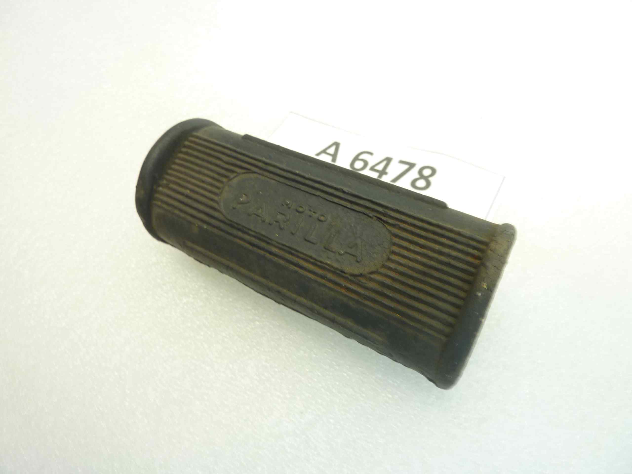 Gomma pedana poggiapiedi Parilla largh 42 mm alt 29 mm lungh 106 mm diam foro 14 mm nuovo fondo di magazzino - immagine 3