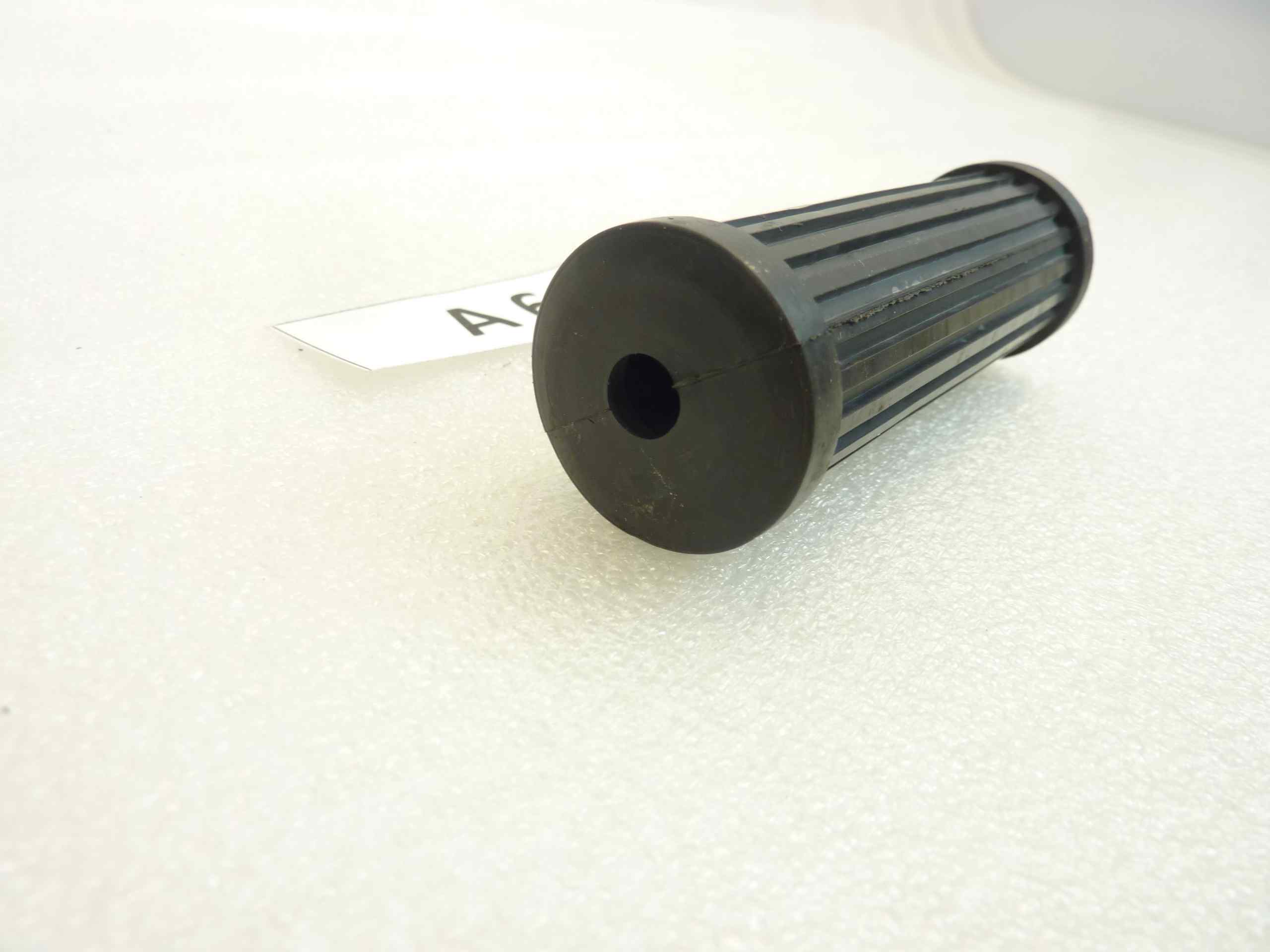 Gomma pedana poggiapiedi universale diam 29 mm lungh 98 mm diam foro 16 mm nuovo fondo di magazzino - immagine 3