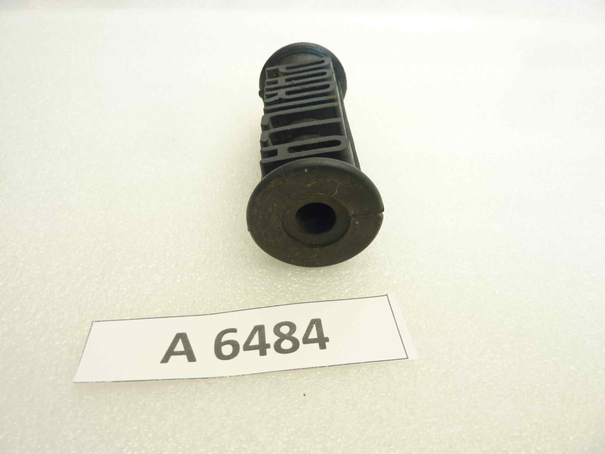 Gomma pedana poggiapiedi Parilla largh 34 mm alt 32 mm lungh 103 mm diam foro 11 mm - immagine 3