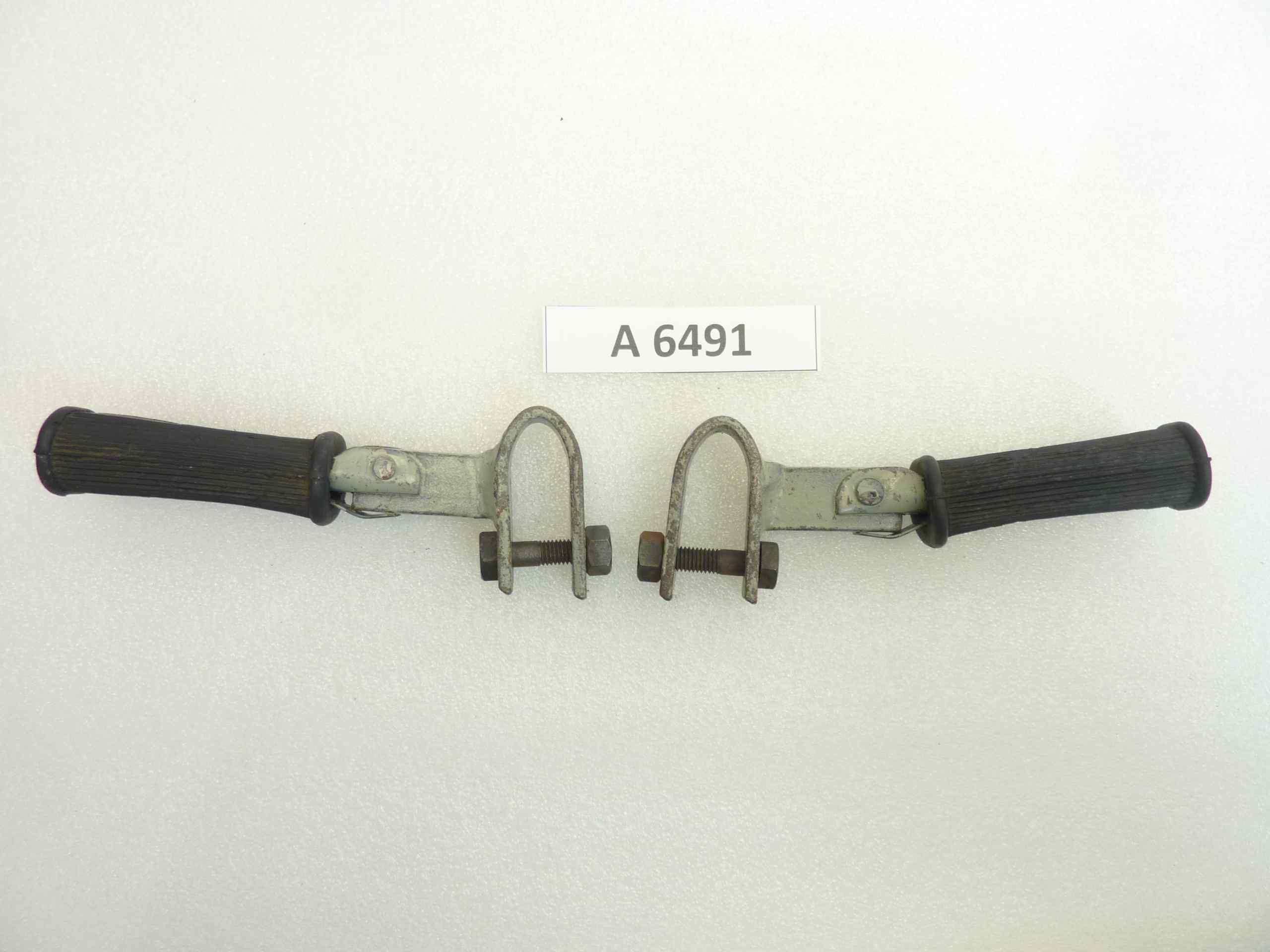 Pedane poggiapiedi moto epoca universali lungh pedana 110 mm - largh interna 20 mm coppia nuovo fondo di magazzino