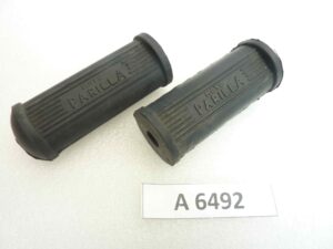coppia gomme pedane poggiapiedi Parilla largh 40 mm alt 28 mm lungh 110 mm diam foro 12 mm nuovo fondo di magazzino