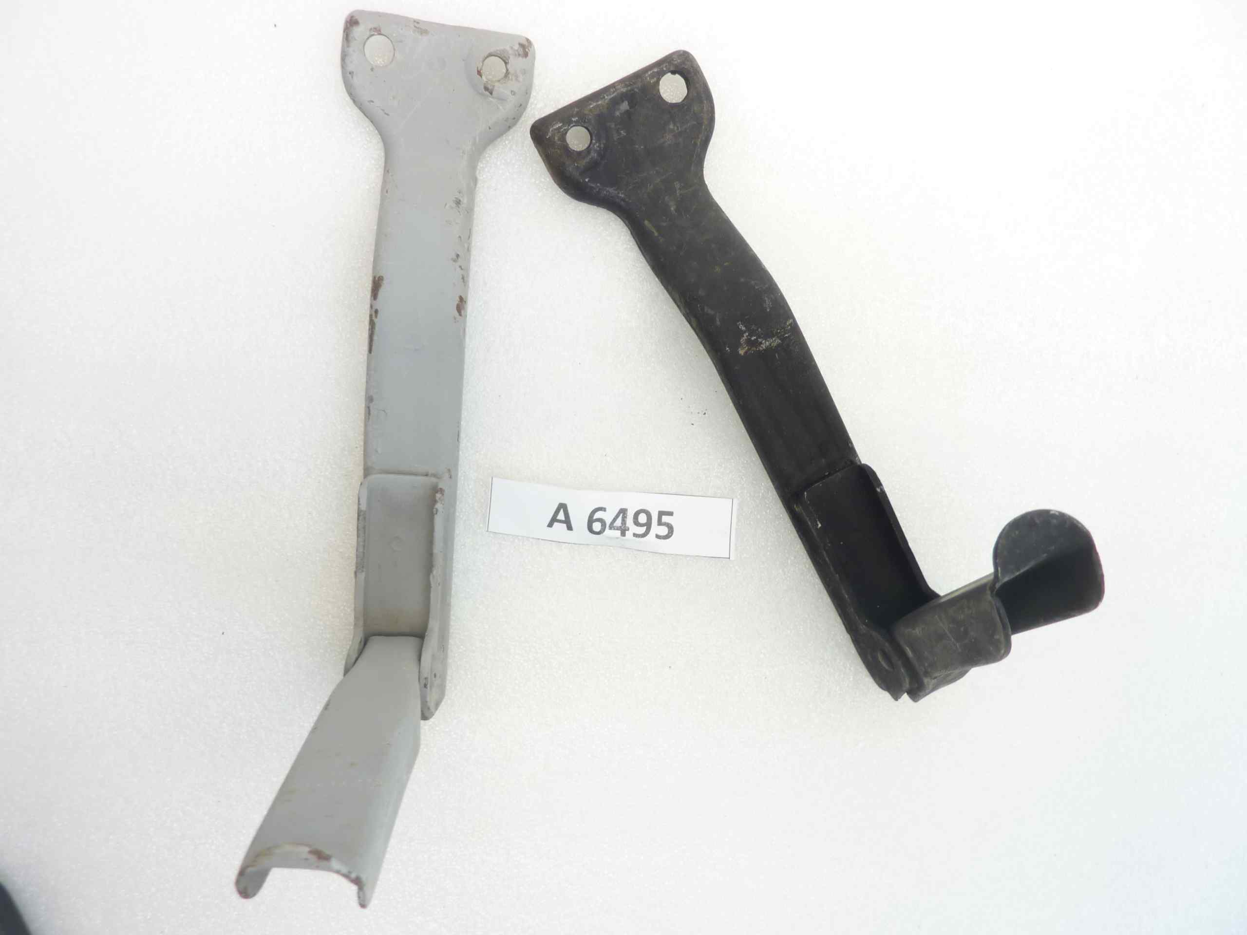 Pedane Guzzi Superalce poggiapiedi posteriori T9556 T9555 coppia da riverniciare nuovo fondo di magazzino - immagine 2