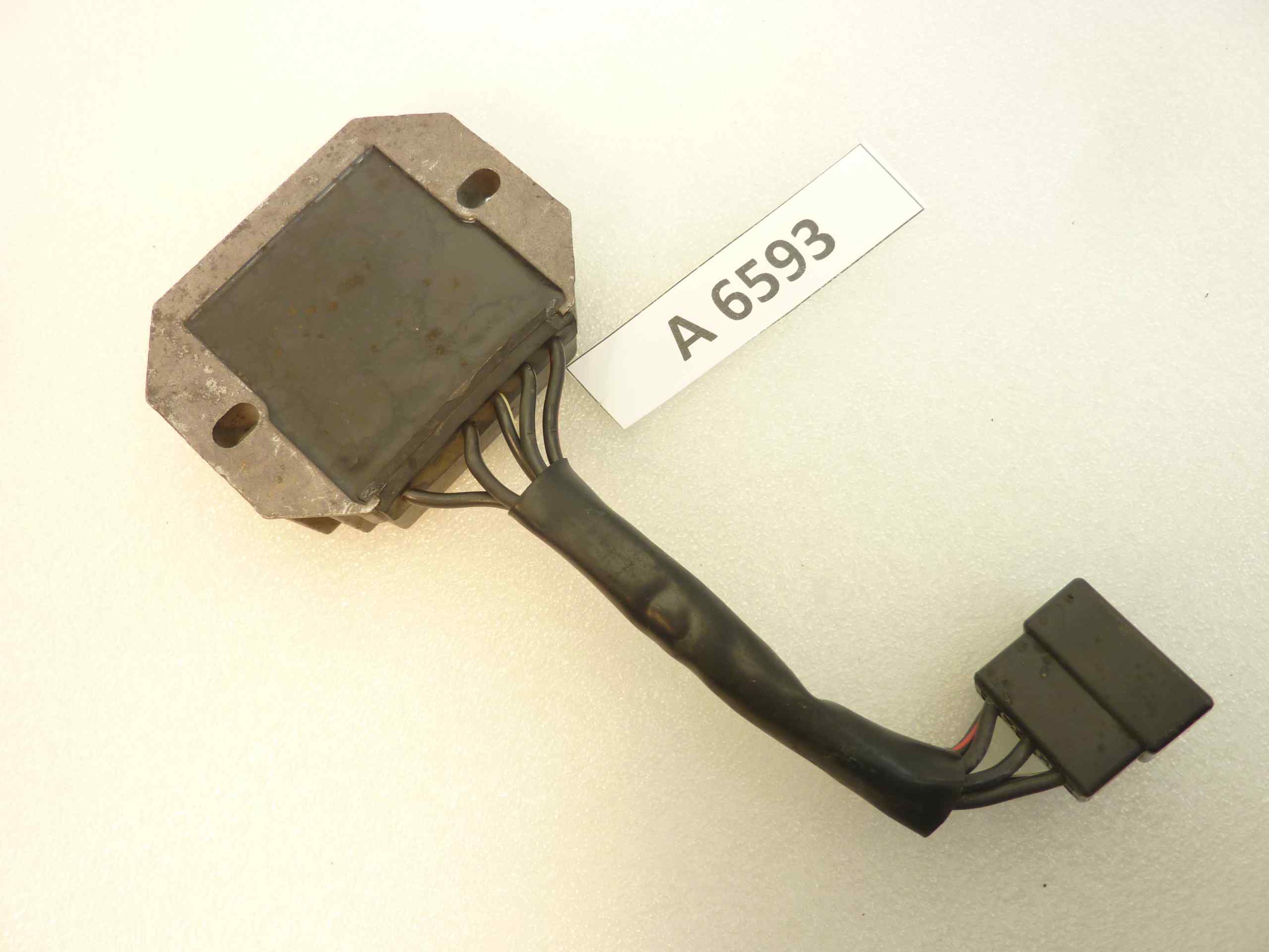 Regolatore tensione RS41 14F0 44 L07 5 pin - immagine 5