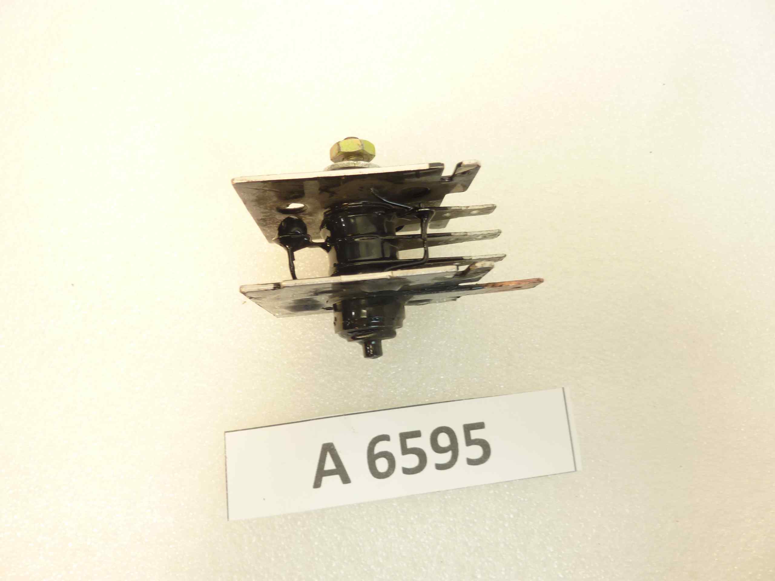 Regolatore tensione Lucas 3DS5 trifase 8353 Triumph BSA Norton - immagine 4