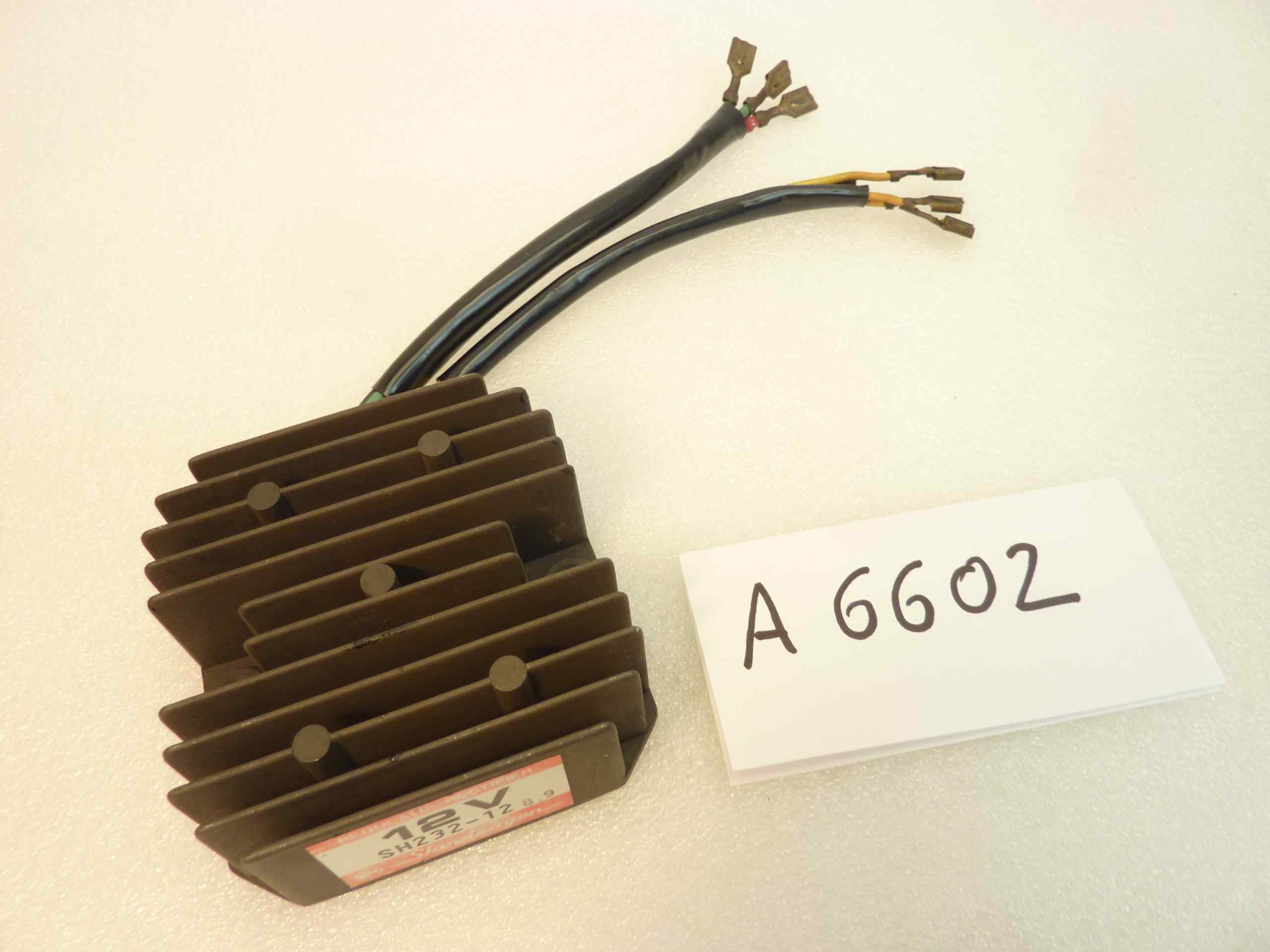 Regolatore tensione Honda Four CB vari modelli SH232 12 8.9 centralina Shindengen