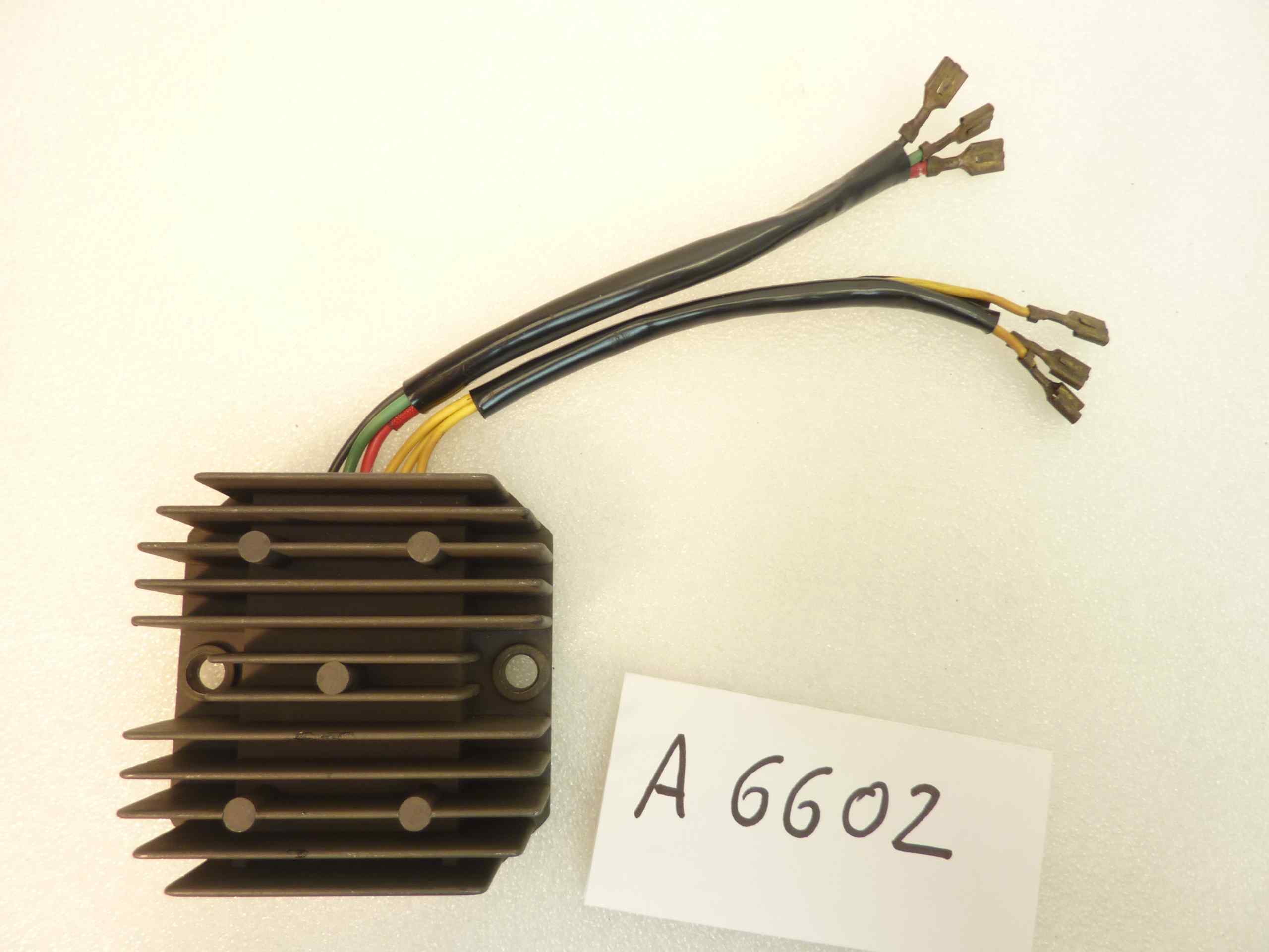 Regolatore tensione Honda Four CB vari modelli SH232 12 8.9 centralina Shindengen - immagine 3
