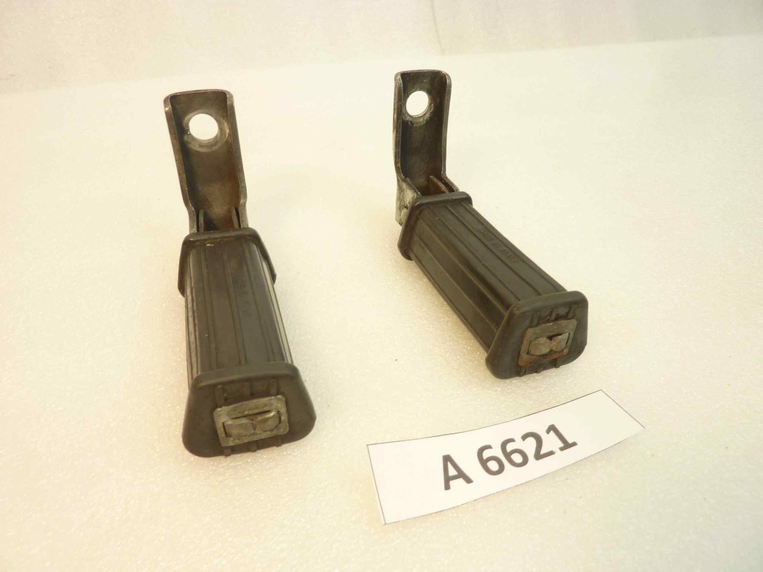 Coppia pedaline pedane poggiapiedi universali posteriori moto epoca Honda Kawasaki Suzuki apertura tot 110 mm alt 80 mm - immagine 6