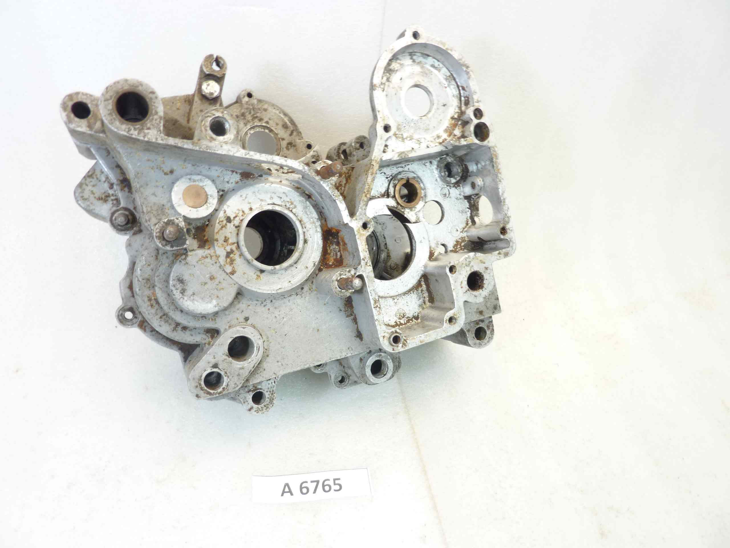 Basamento carter motore Guzzi Airone 250 4V cod M2304 M2303 sigla motore MBN99 vedi foto