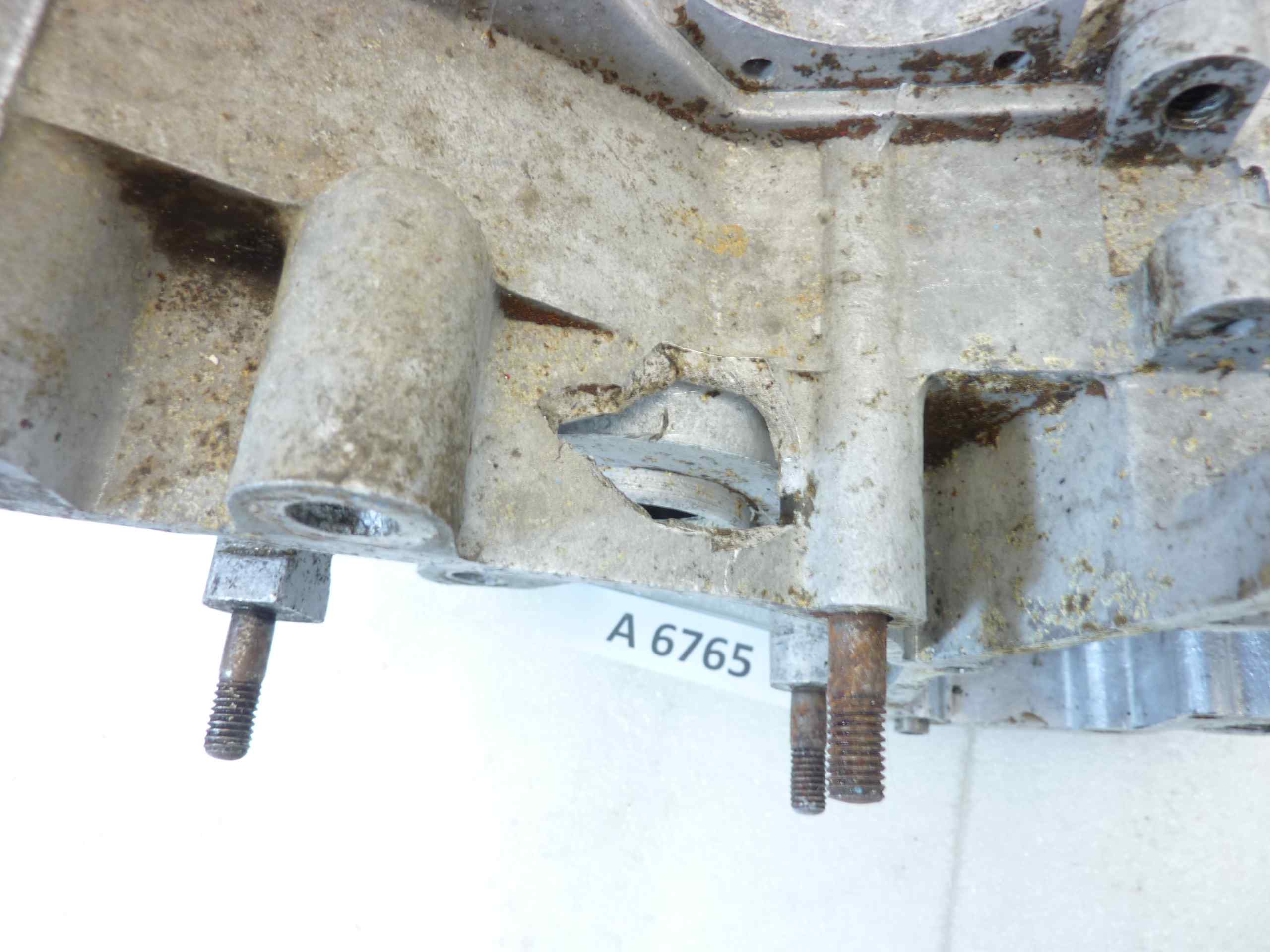 Basamento carter motore Guzzi Airone 250 4V cod M2304 M2303 sigla motore MBN99 vedi foto - immagine 4