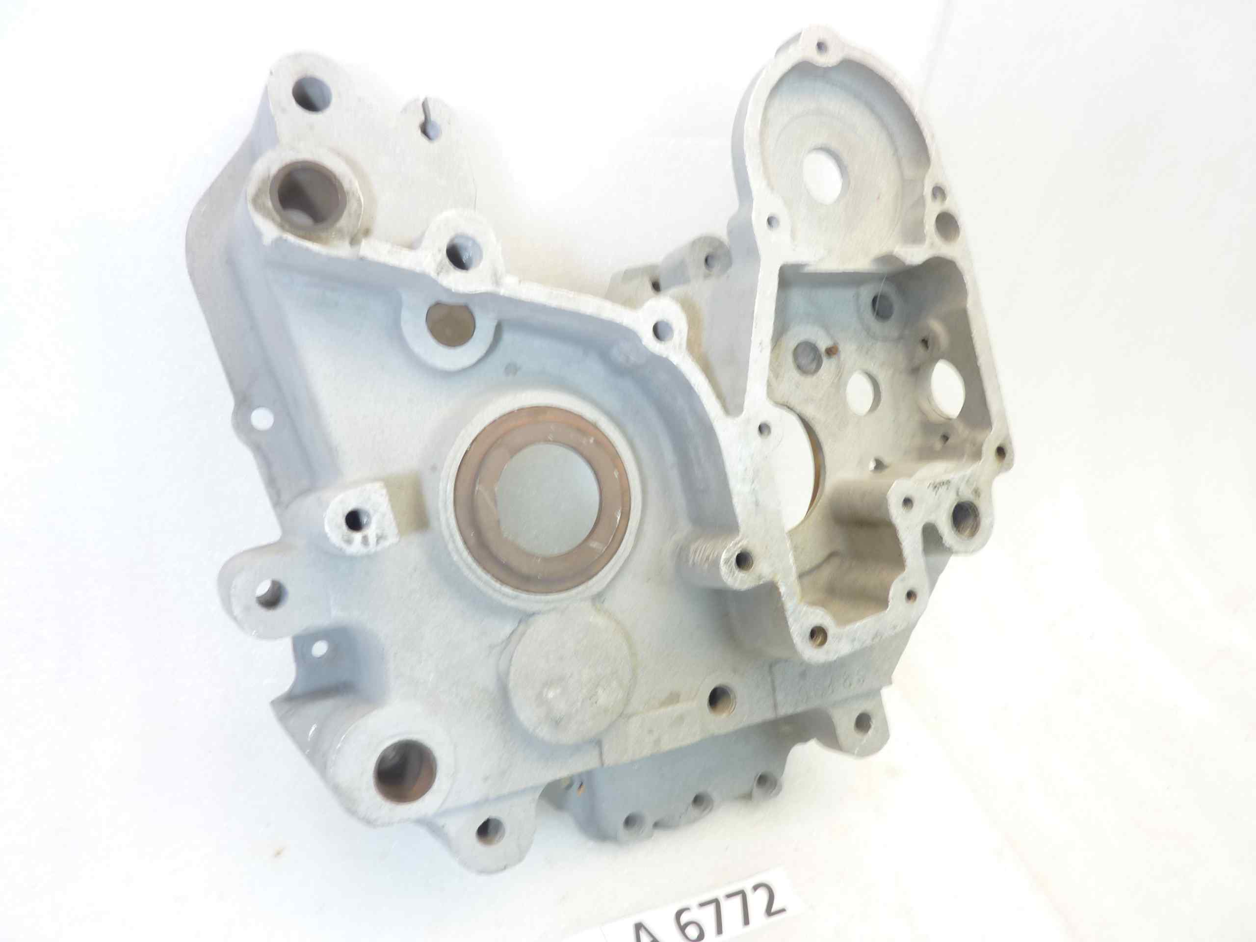 Basamento carter motore Guzzi Superalce cod M9103 destro sigla motore 96185 - immagine 2
