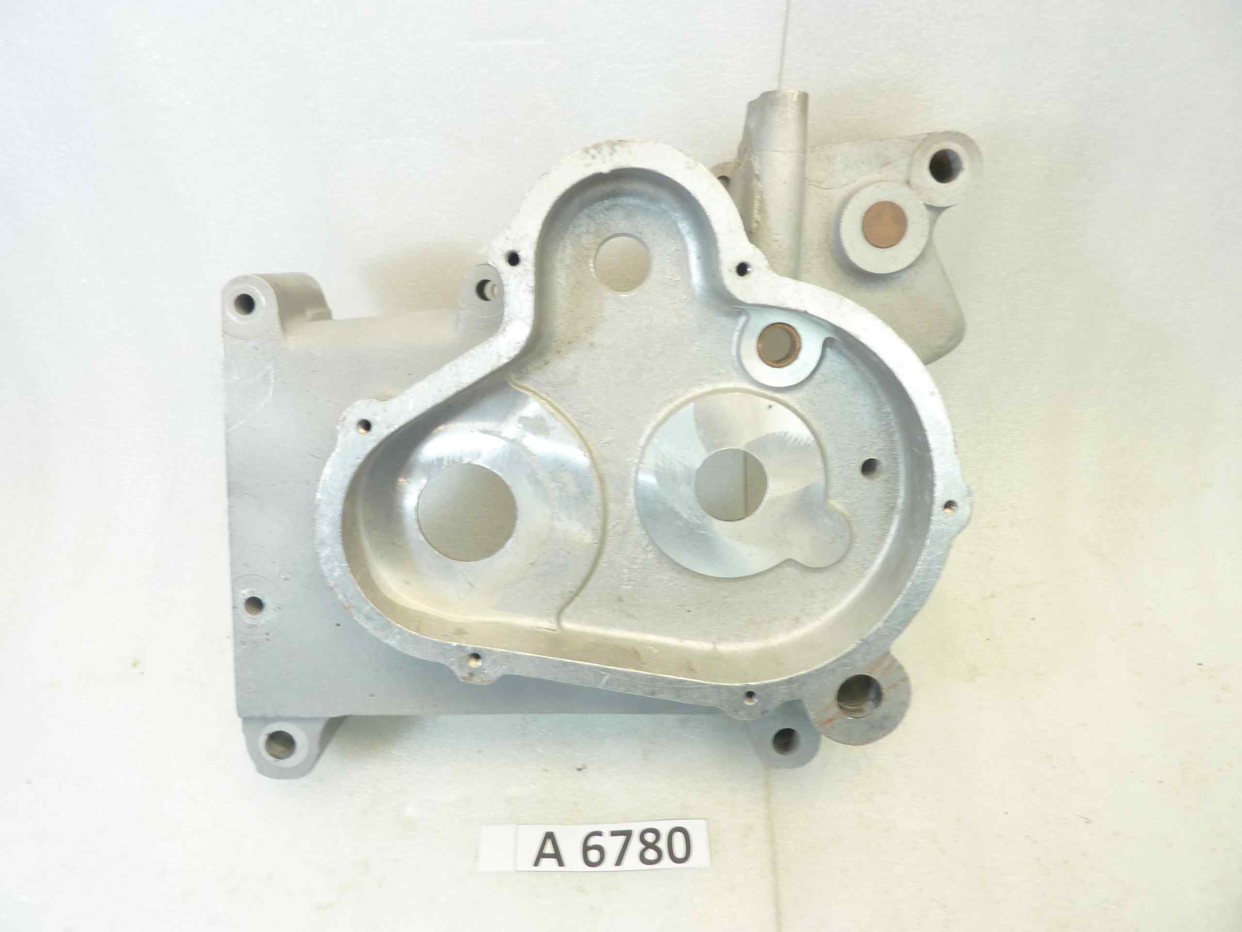 Basamento carter motore Guzzi Astore GTV 500 cod M8041 sinistro nuovo fondo di magazzino - immagine 3