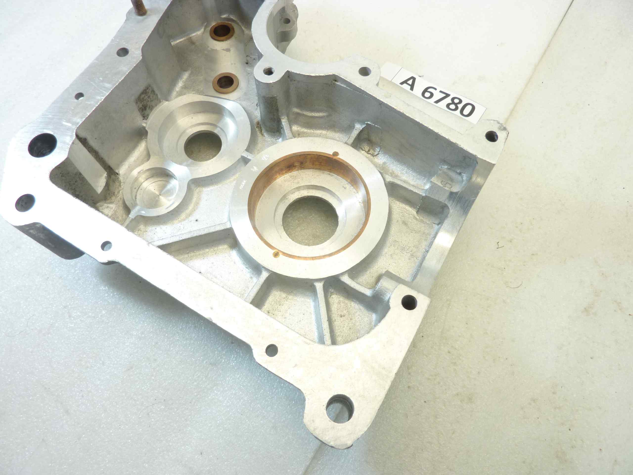 Basamento carter motore Guzzi Astore GTV 500 cod M8041 sinistro nuovo fondo di magazzino - immagine 9