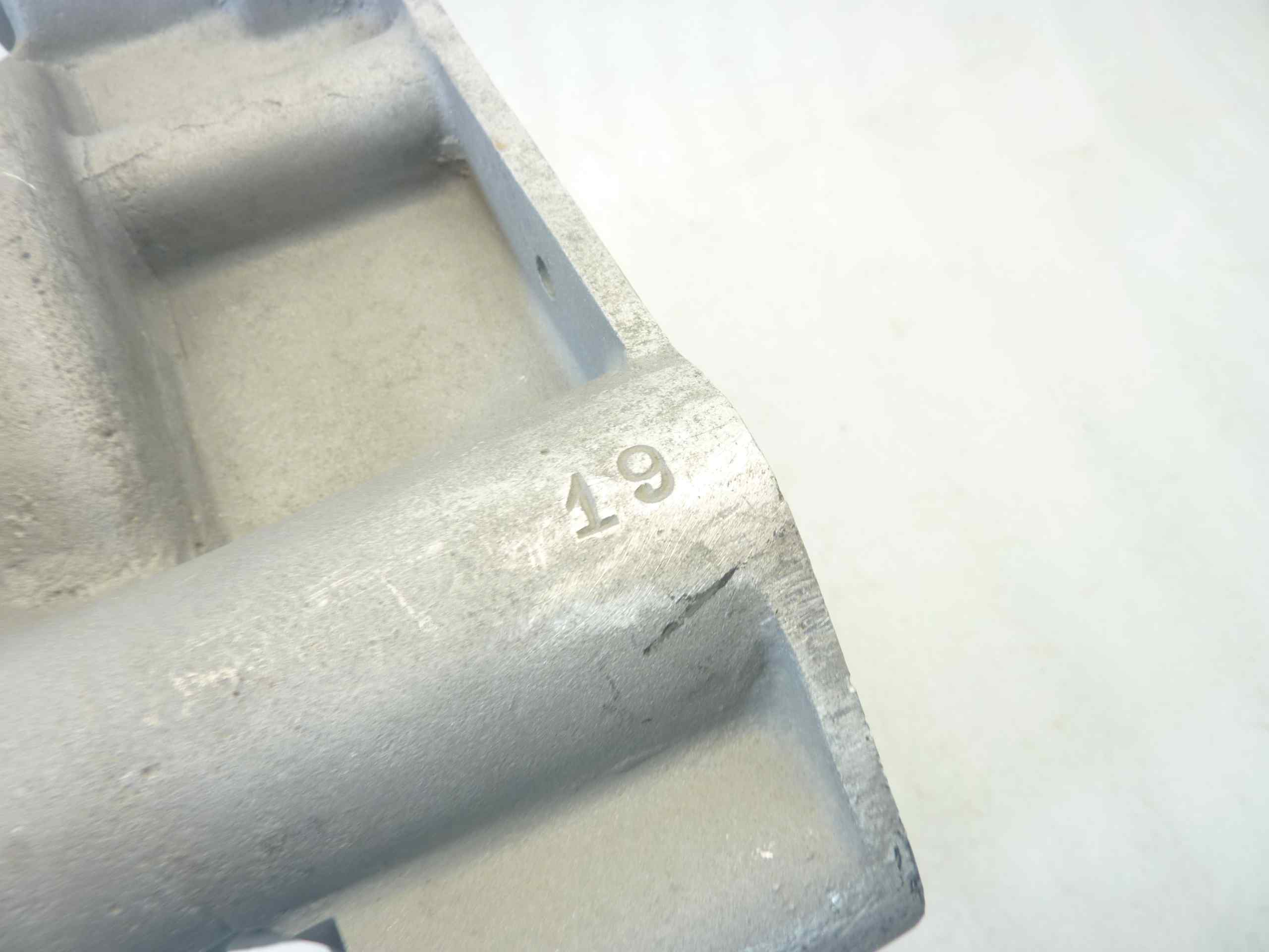 Basamento carter motore Guzzi Astore GTV 500 cod M8041 sinistro nuovo fondo di magazzino - immagine 12