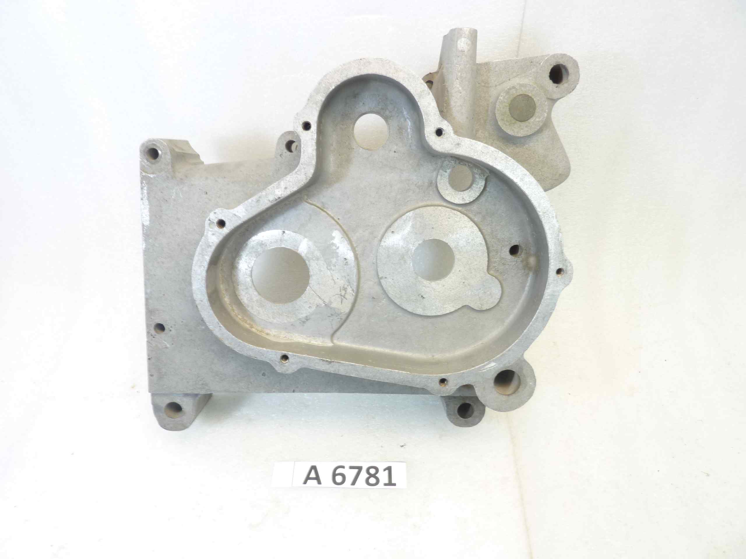 Basamento carter motore Guzzi Astore GTV 500 cod M8041 sinistro nuovo fondo di magazzino