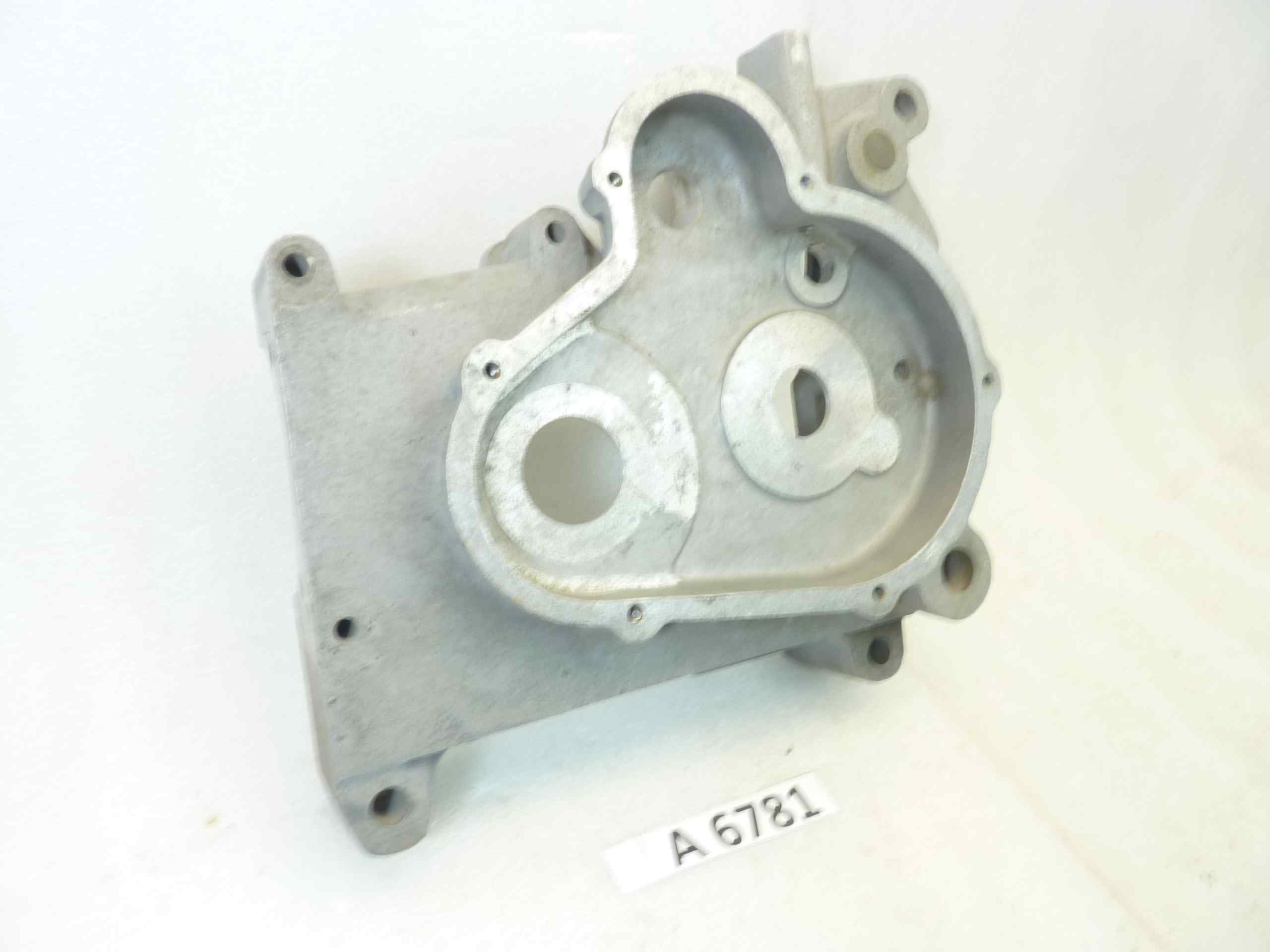 Basamento carter motore Guzzi Astore GTV 500 cod M8041 sinistro nuovo fondo di magazzino - immagine 2