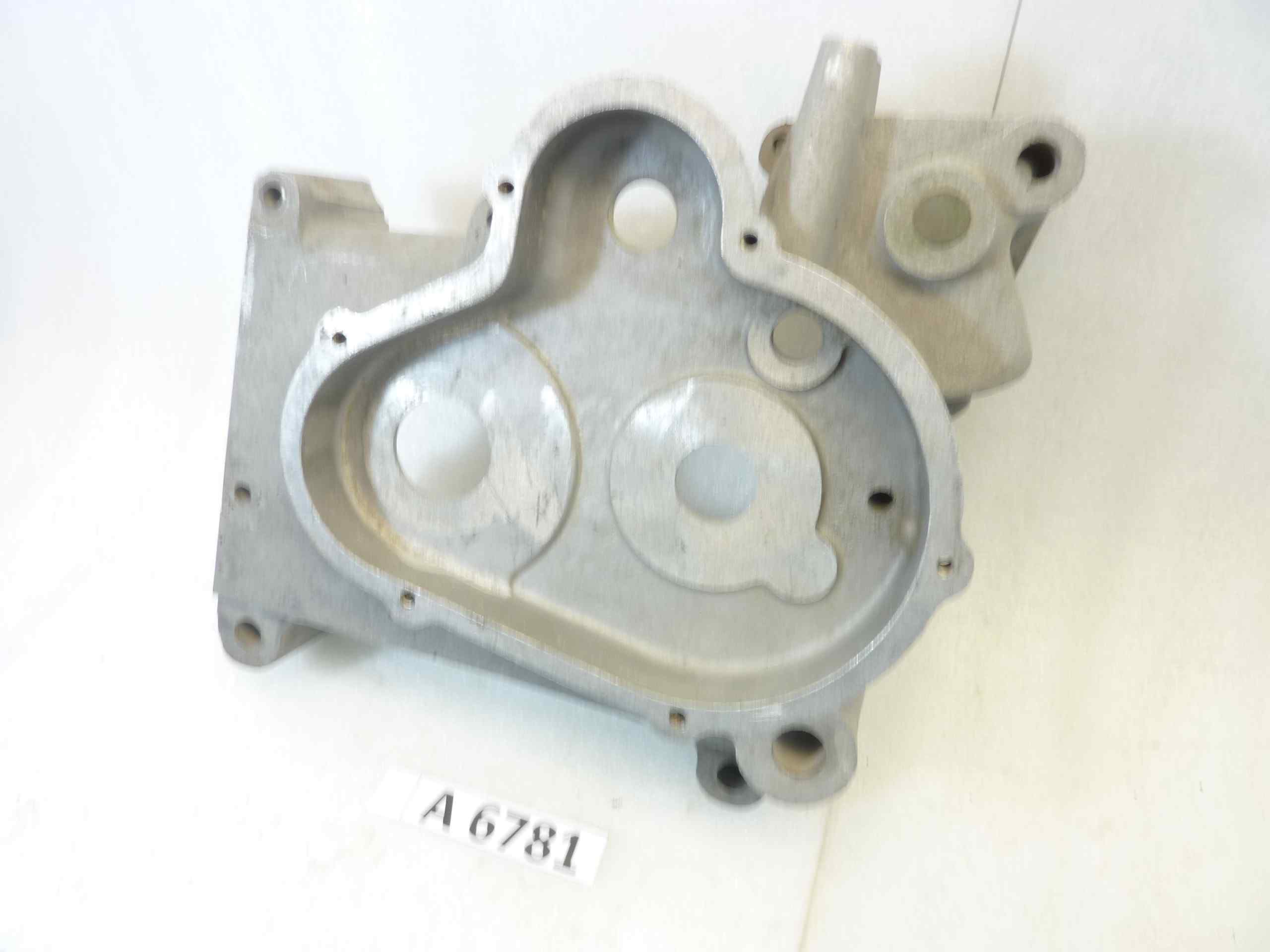 Basamento carter motore Guzzi Astore GTV 500 cod M8041 sinistro nuovo fondo di magazzino - immagine 3